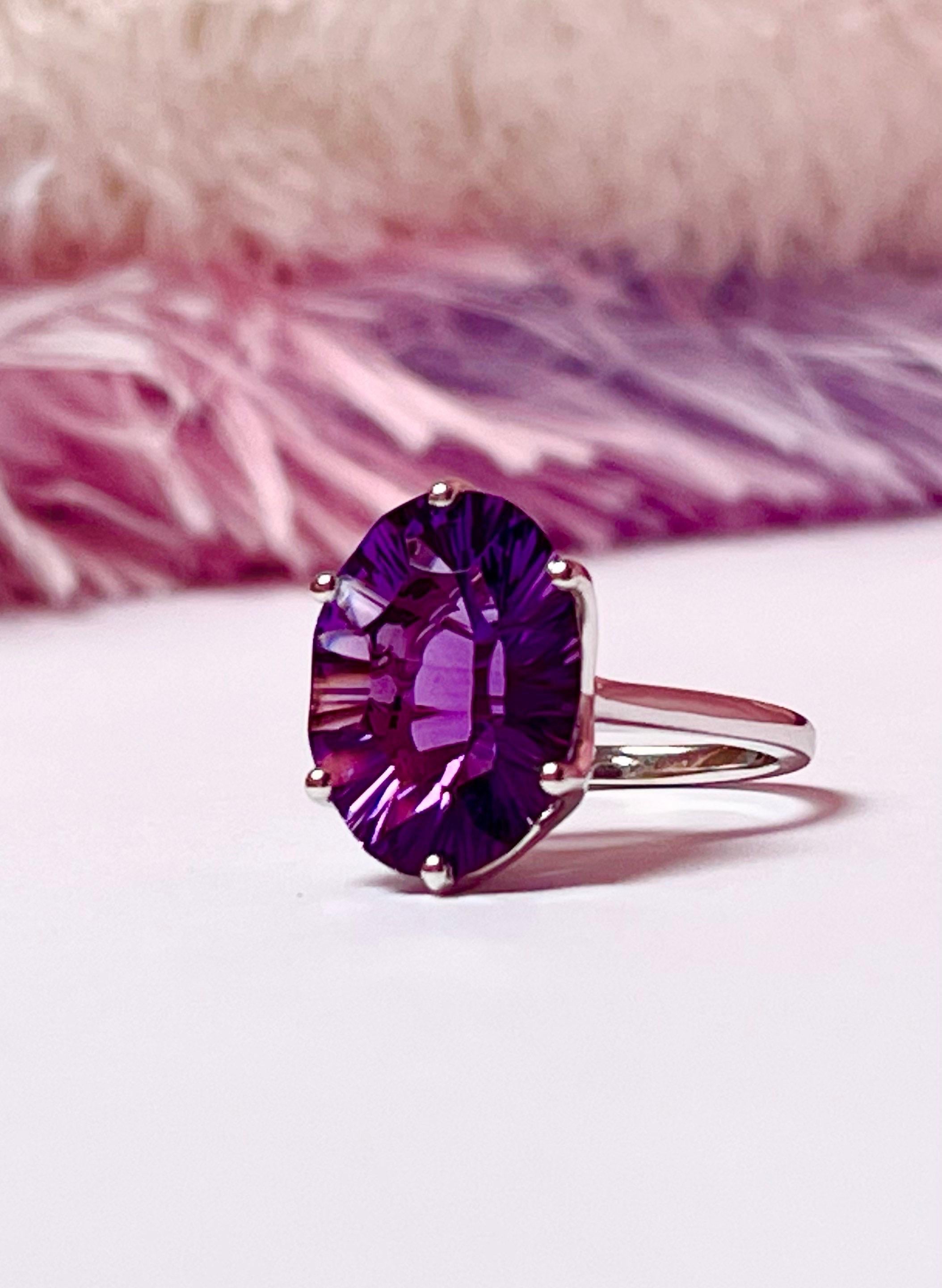 Amethyst Diamond ring 18KT gold cocktail ring In New Condition For Sale In Boca Raton, FL