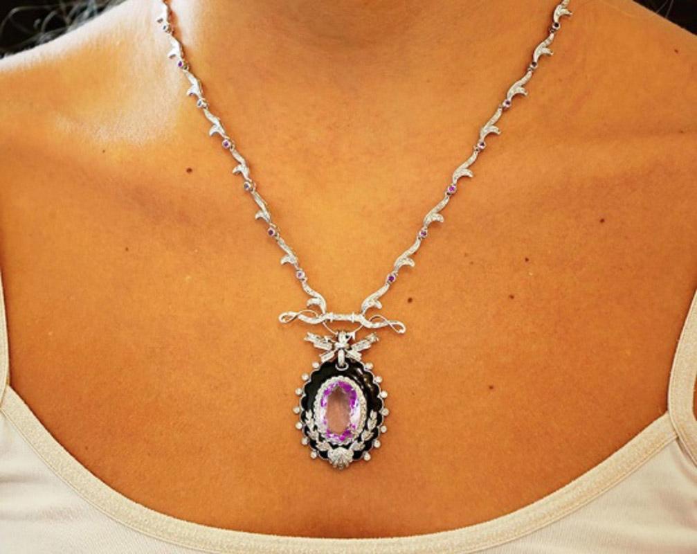 Amethyst, Diamonds, 14 Karat Gold and Enamel Gold Vintage Pendant Necklace In Excellent Condition In Marcianise, Marcianise (CE)