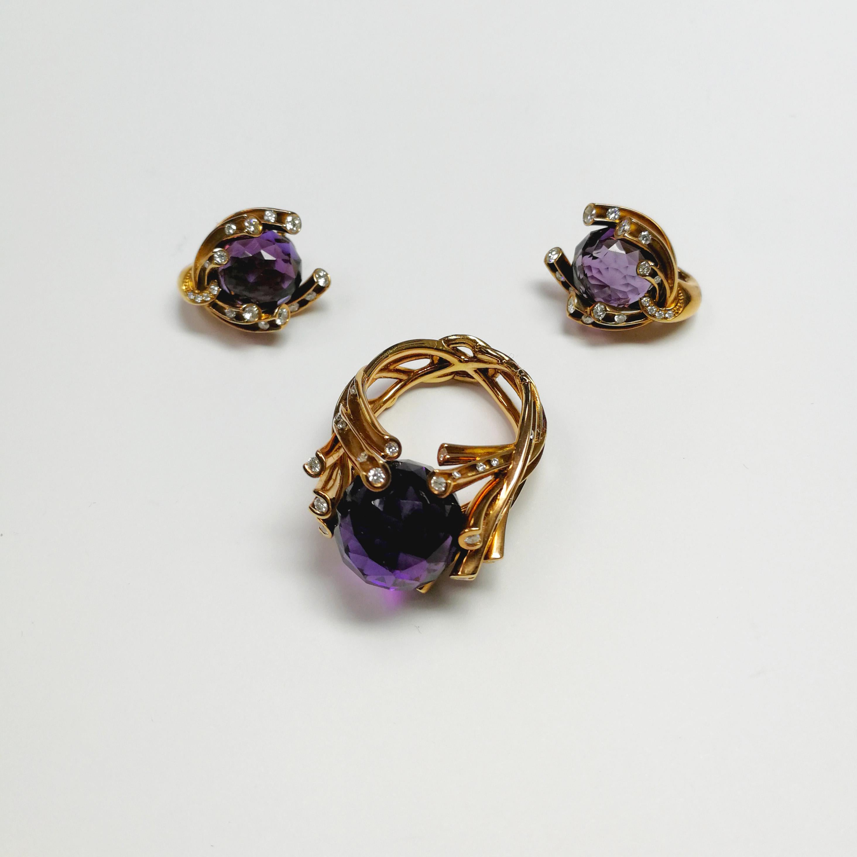 Amethyst Diamonds 18 Karat Yellow Gold Suite In New Condition For Sale In Bangkok, TH
