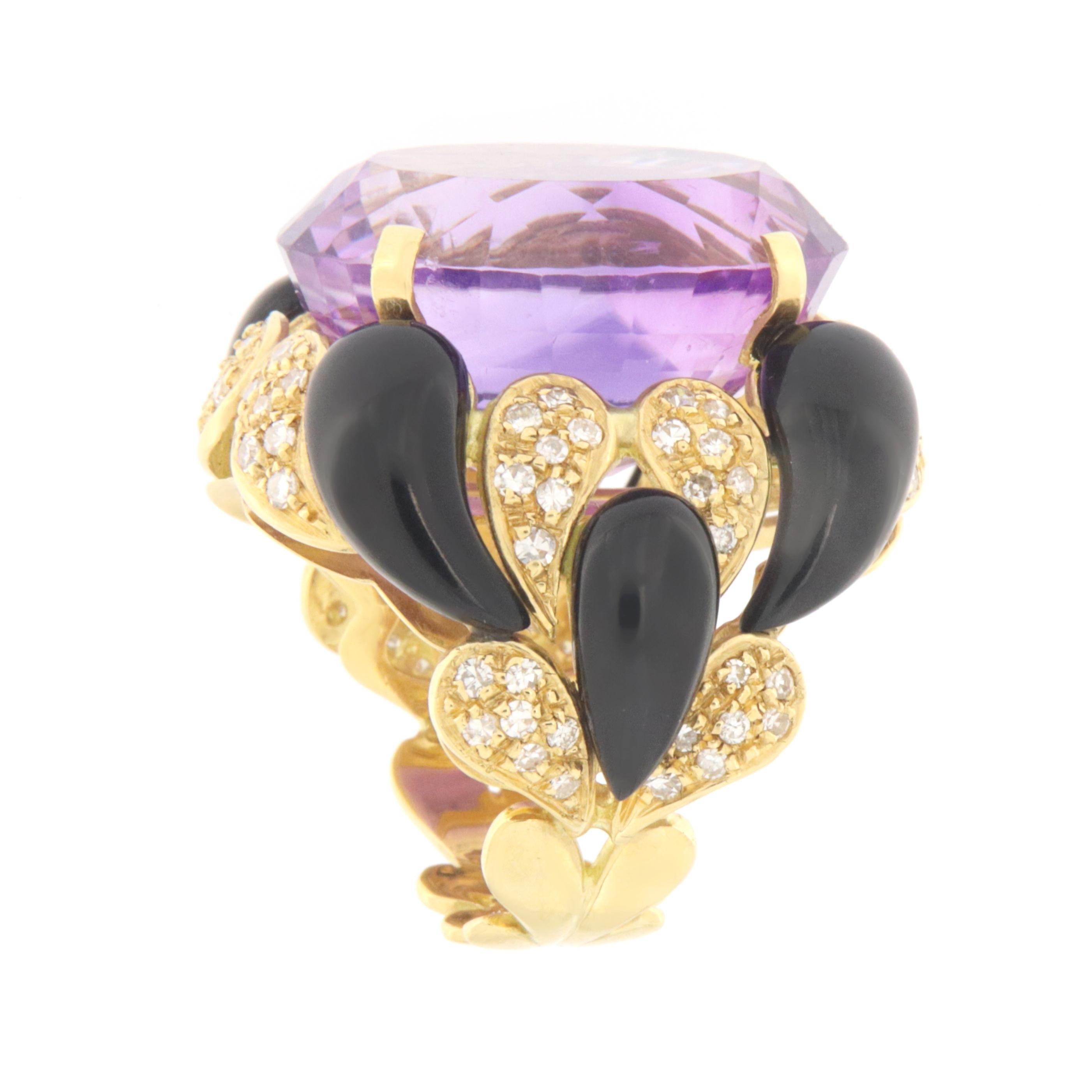  Amethyst Diamonds Onyx 18 Karat Yellow Gold Cocktail Ring In New Condition For Sale In Marcianise, IT