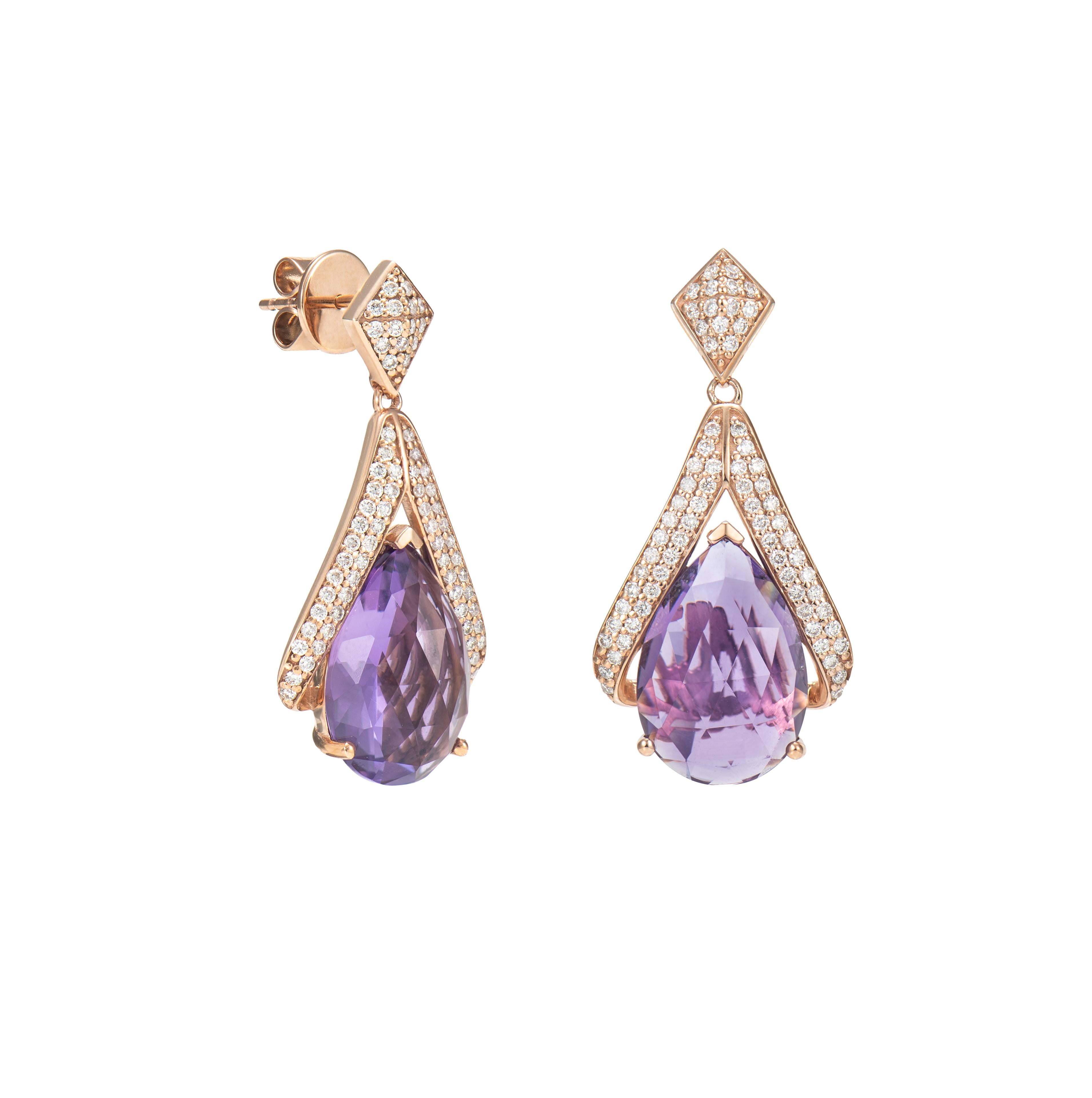 Glamorous Gemstones - Sunita Nahata started off her career as a gemstone trader, and this particular collection reflects her love for multi-colored semi-precious gemstones. The pieces in this collection are exclusively curated by Sunita to present