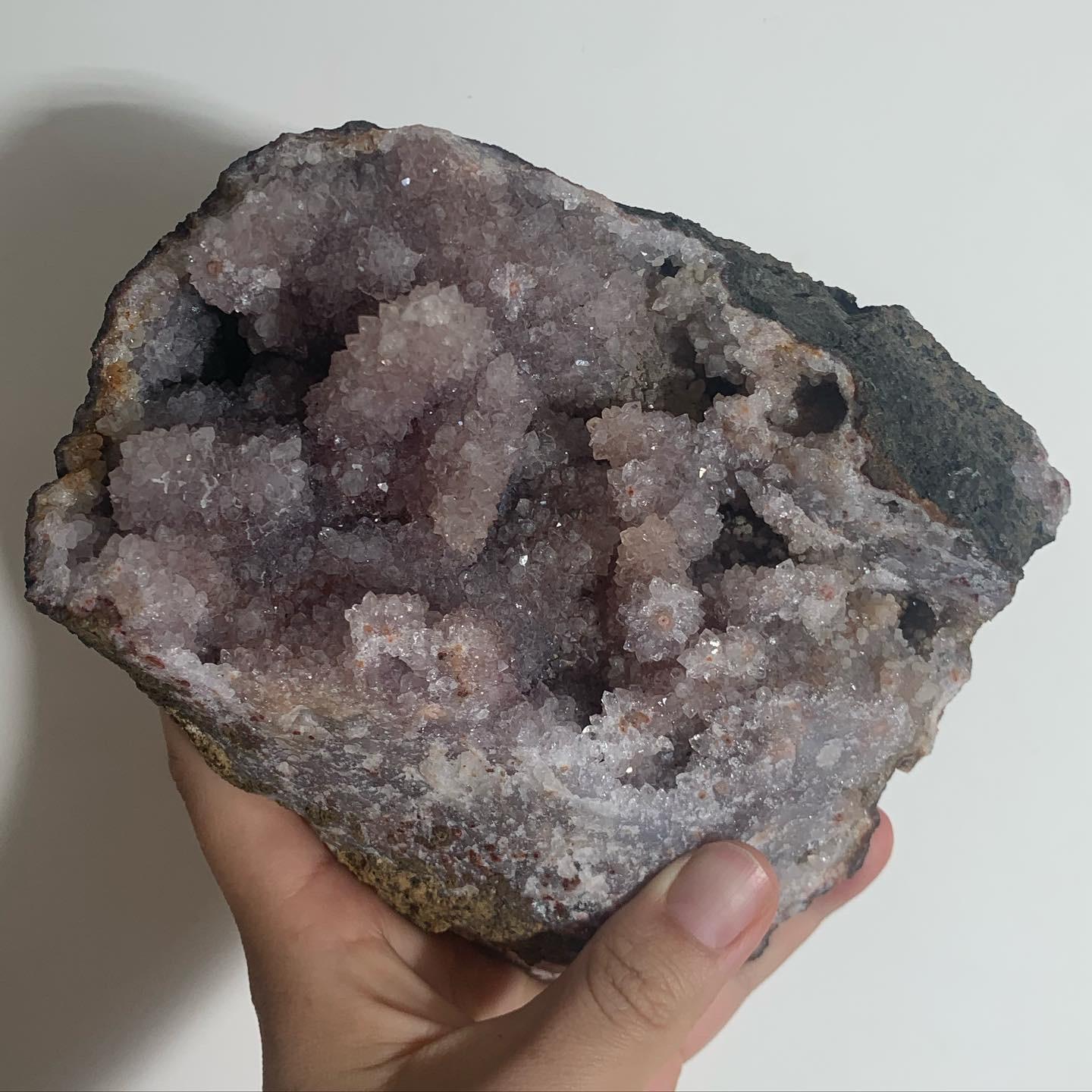 Amethyst Druze Geode Rock Formation In Good Condition For Sale In View Park, CA