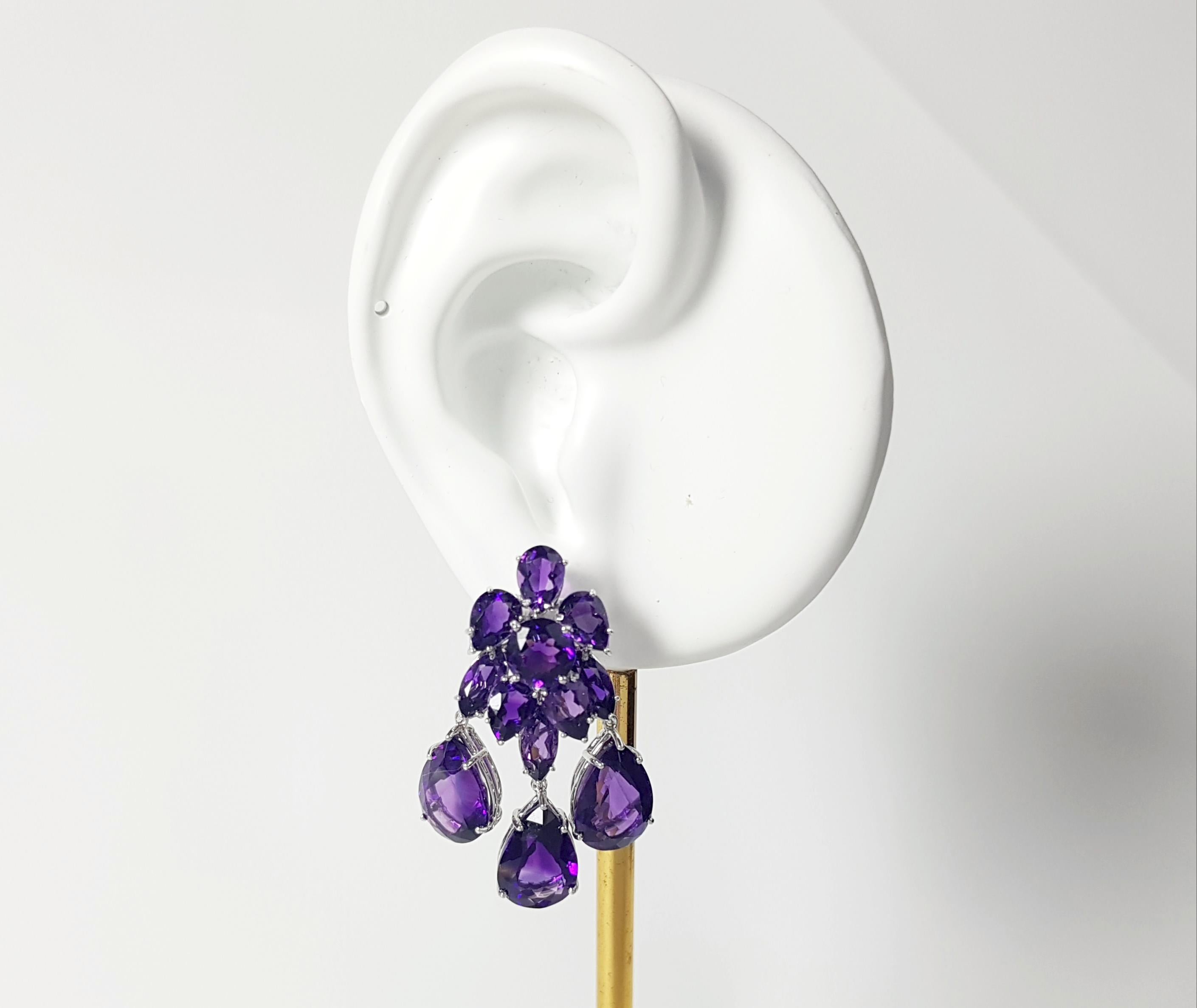 Orecchini di ametista da 35,49 carati con montatura in oro bianco 18 carati

Larghezza: 2.6 cm 
Lunghezza: 3.3 cm
Peso totale: 20,12 grammi

