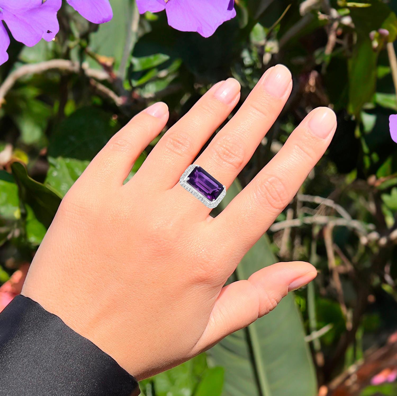 Amethyst Ost-West-Ring mit weißem Zirkon 5,49 Karat Sterlingsilber (Zeitgenössisch) im Angebot