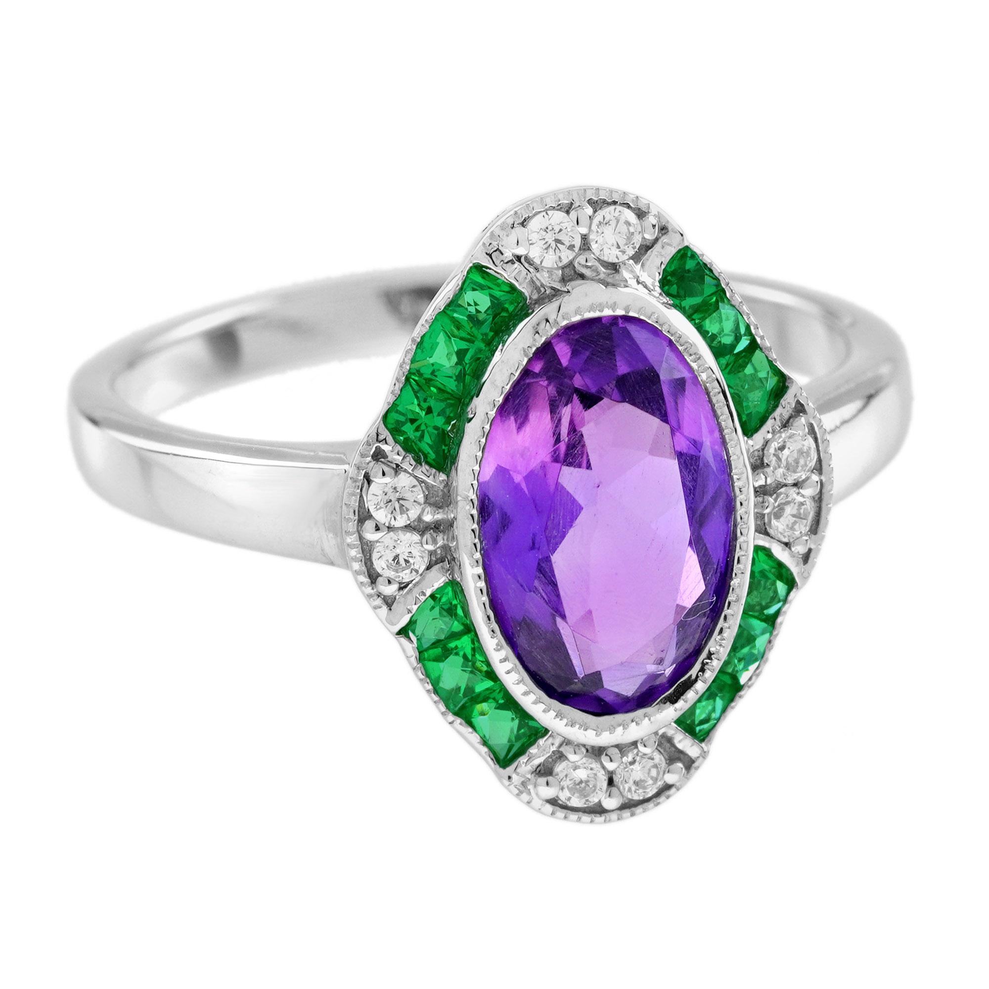 Este elegante anillo presenta una rica amatista ovalada, expertamente engastada con una detallada artesanía milgrain que le da un toque vintage. Alrededor de la piedra central hay un halo resplandeciente de diamantes redondos, que añaden brillo y