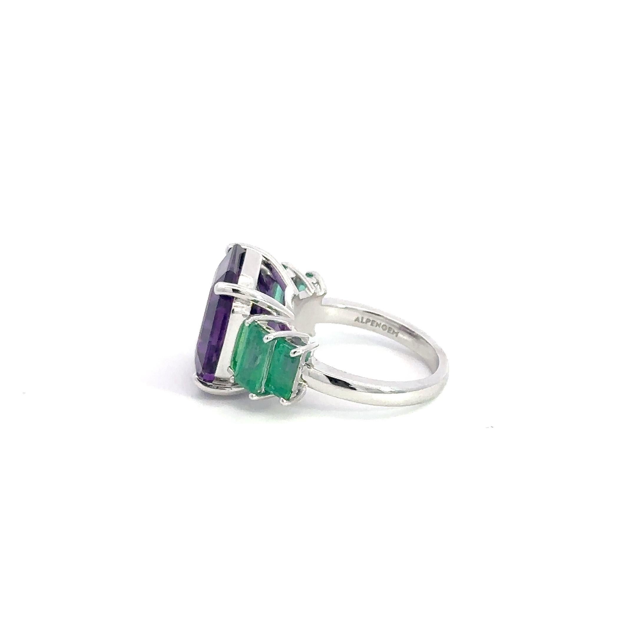 Ring

18K White Gold 

Weight 6,62 GMS 

Amethyst-1/10.1 Cts

Emerald-4/1.775 Cts

Size 52.5



Indulge in the epitome of elegance with our exquisite Ring featuring a substantial center stone. Crafted from 18K White Gold, weighing 6.62 grams, this