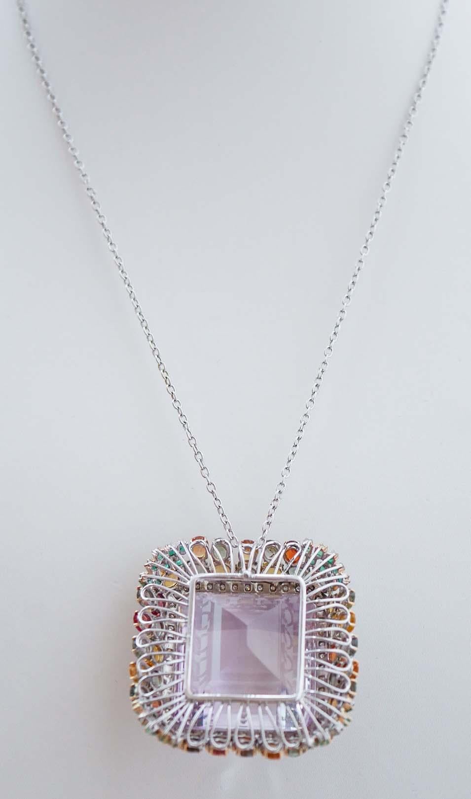 Taglio misto Ametista, smeraldi, zaffiri multicolore, diamanti, collana in oro bianco 14 carati in vendita