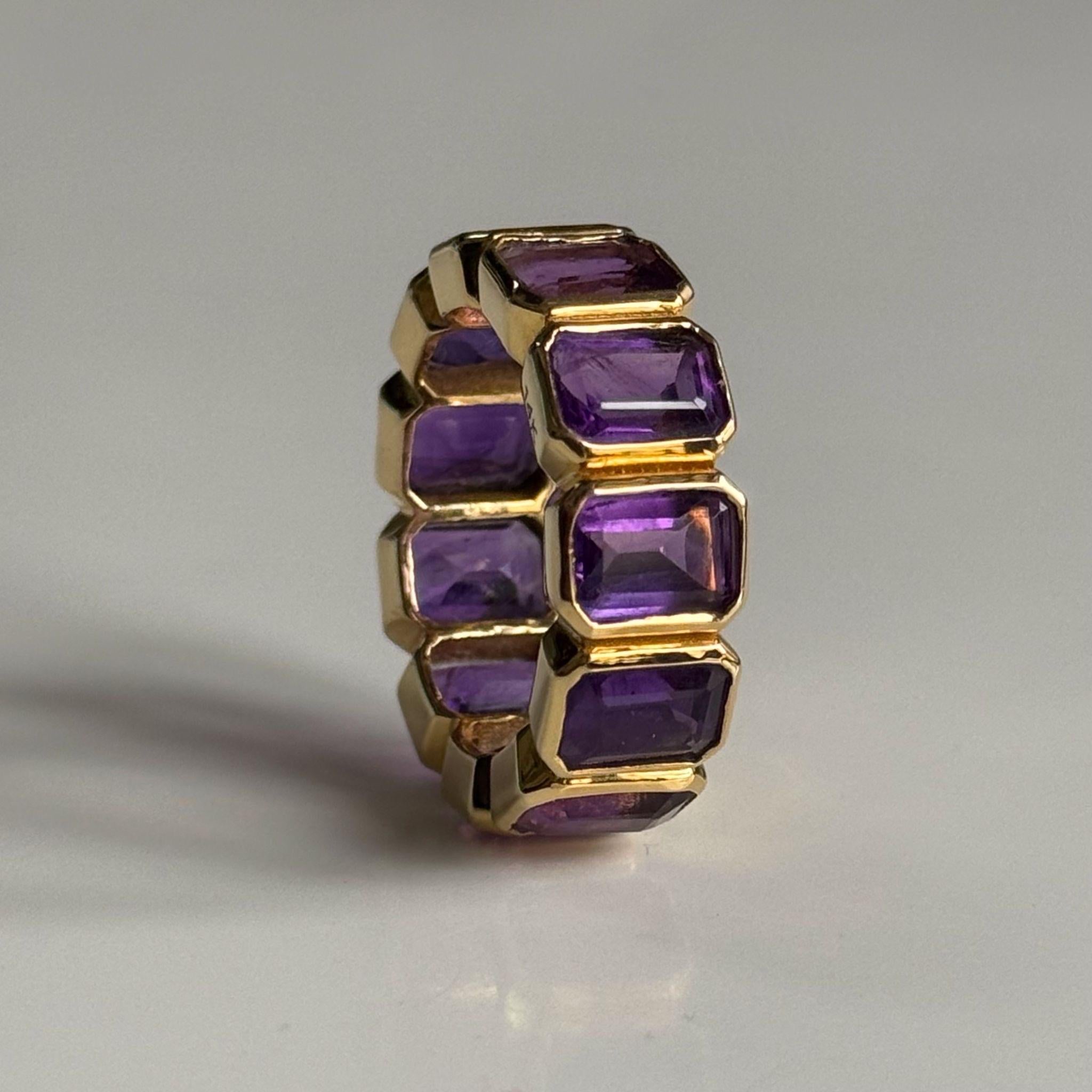 Taille émeraude Bague d'éternité en améthyste taille 6 bague en améthyste naturelle violette profonde or 14KT en vente