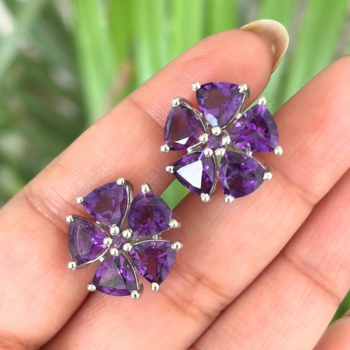 Modern Amethyst Flower Pushback Studs Earring Gift for Her in 925 Solid Silver Jewelry For Sale