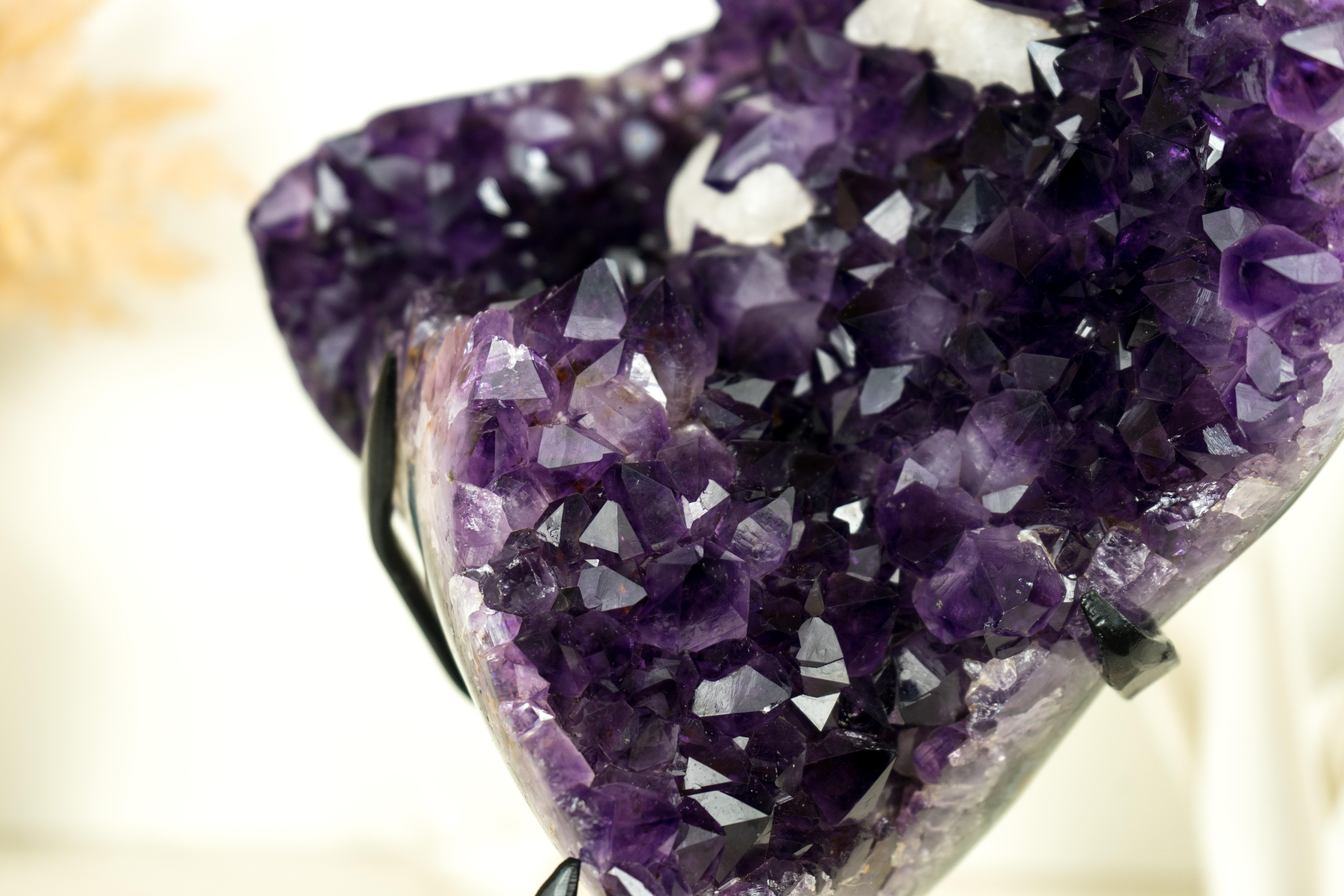 Amethyst Flower with Calcite Cluster with Deep Purple Amethyst In Excellent Condition For Sale In Ametista Do Sul, BR