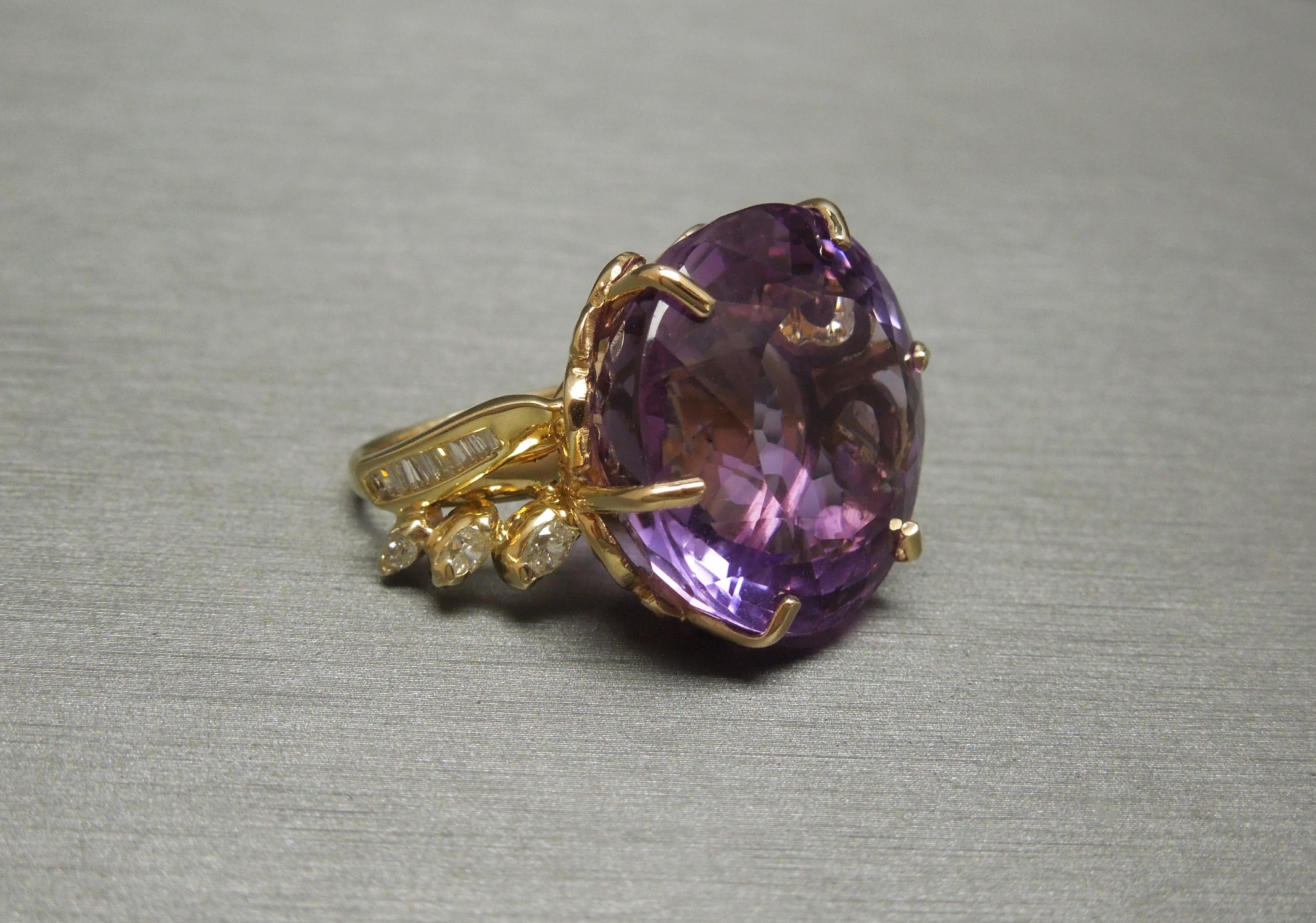 Mid-Century European Cut 35 Carat Amethyst Solitaire Ring In Excellent Condition For Sale In METAIRIE, LA