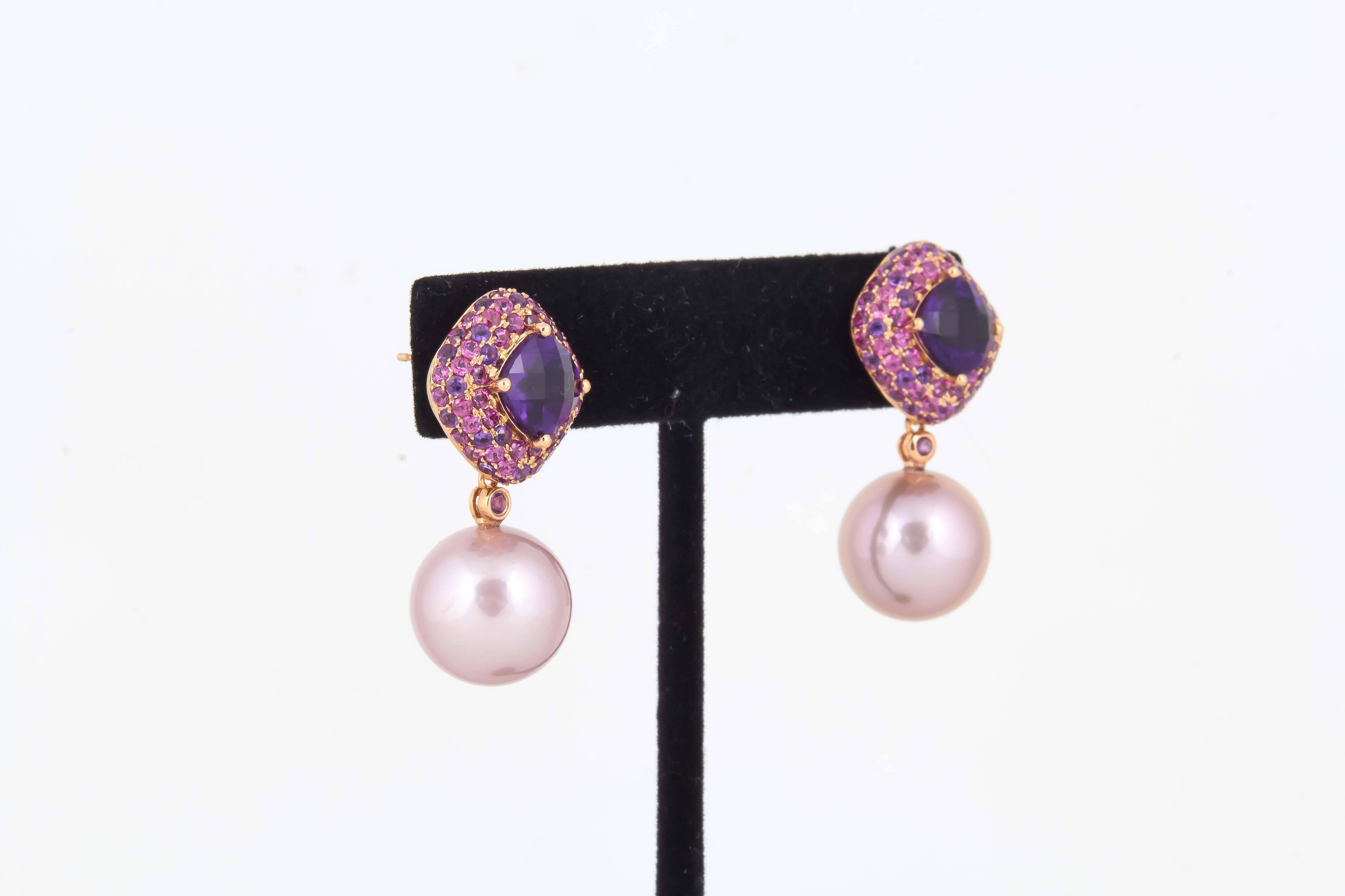 Amethyst Fresh Water Pearl Gold Dangle Stud Earrings In New Condition For Sale In New York, NY