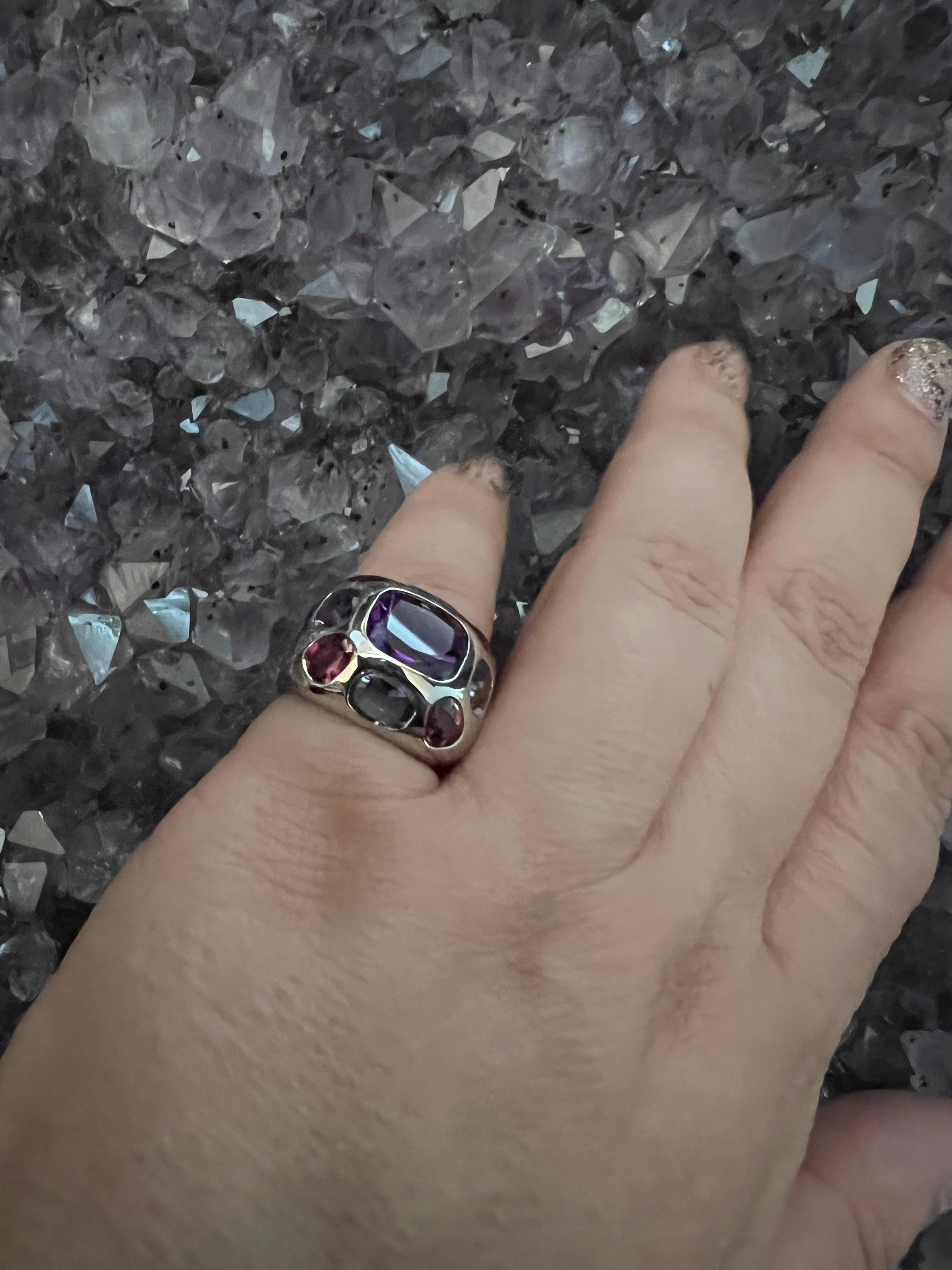 Amethyst, Garnet and Iolite, 18k white gold ring by Chanel In Good Condition For Sale In KERKRADE, NL