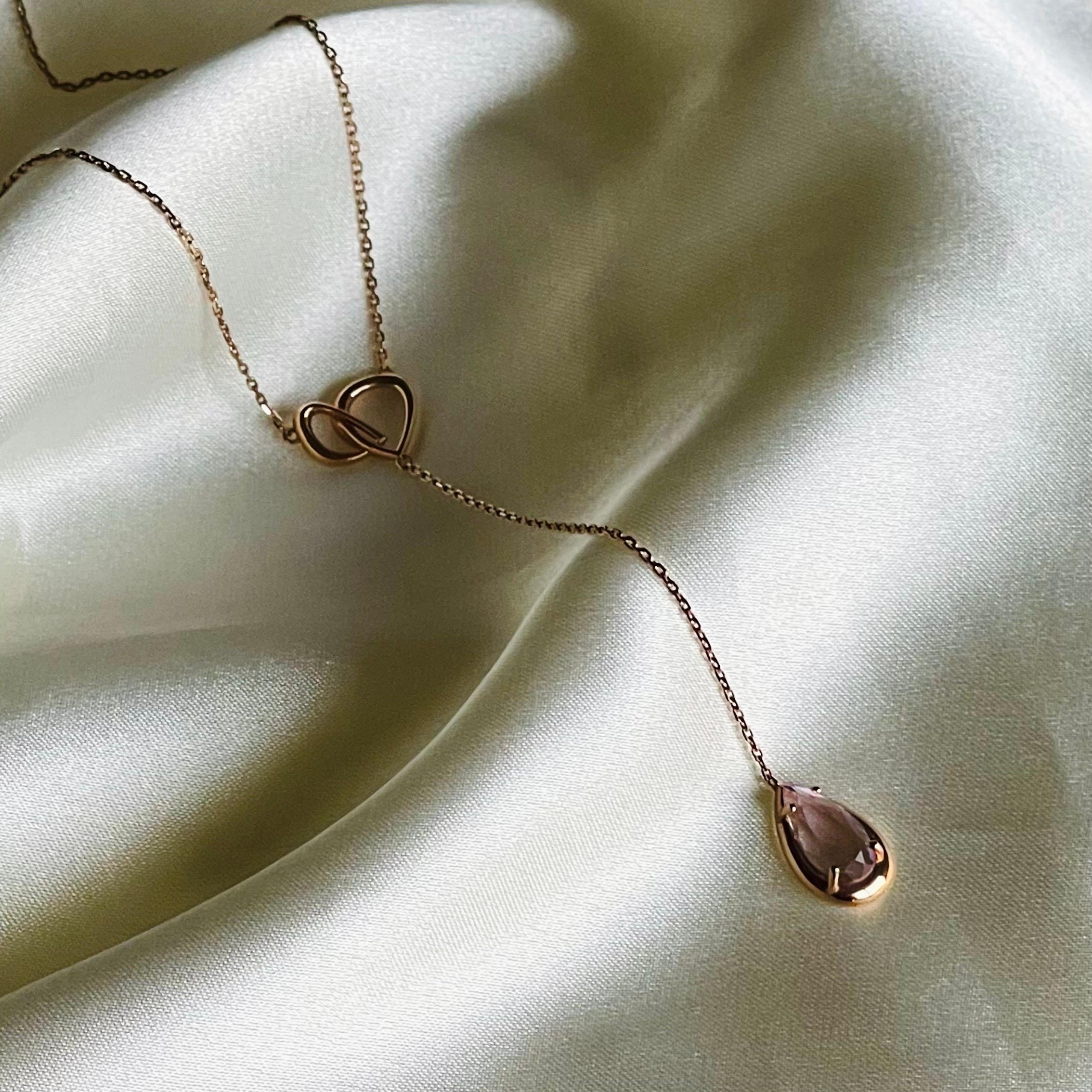 Taglio a goccia Collana Lariat in oro rosa 18 carati con gemma ametista in vendita