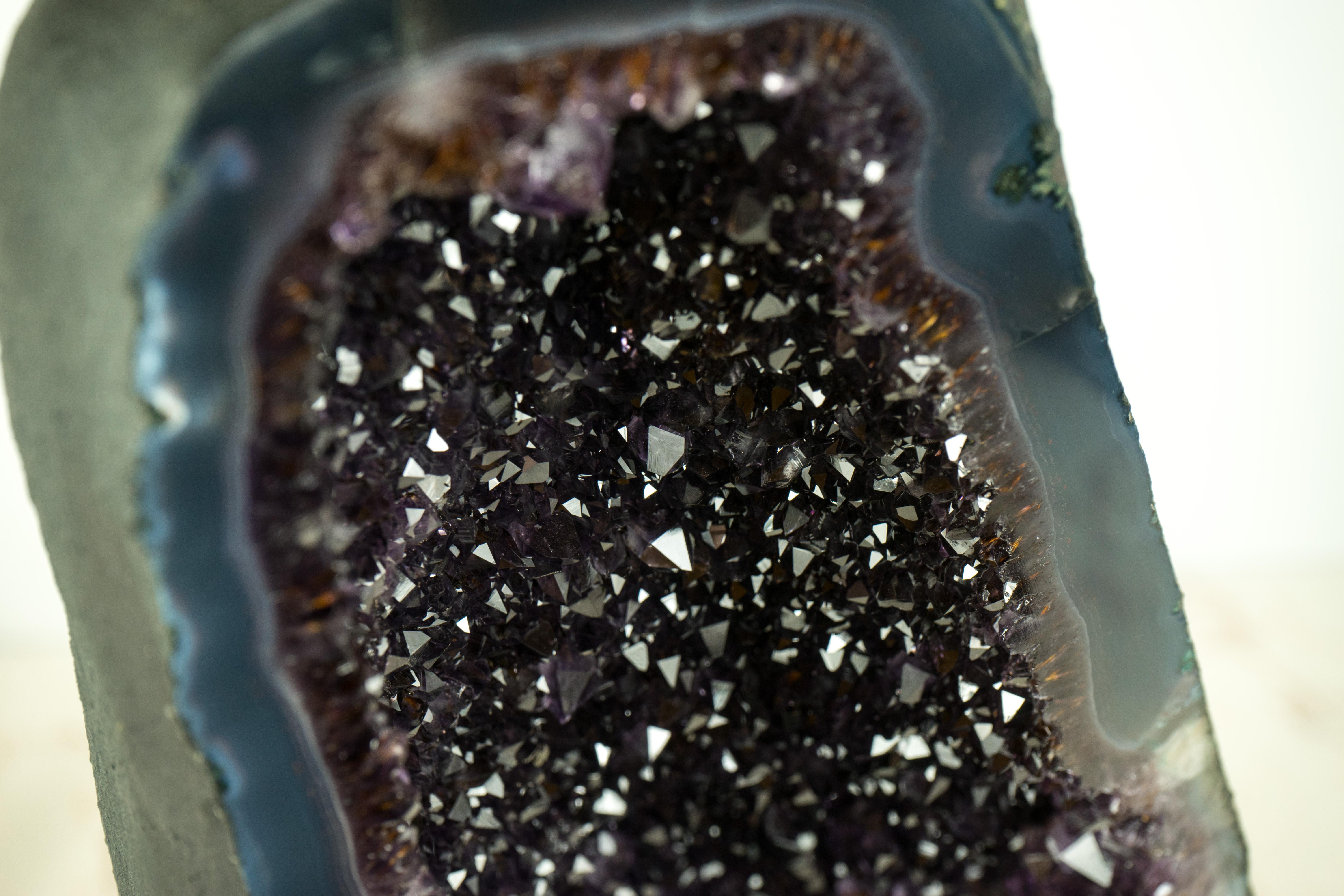 Amethyst Geode Cathedral with AAA, Rich Violet-Purple Amethyst on Agate Matrix In New Condition For Sale In Ametista Do Sul, BR