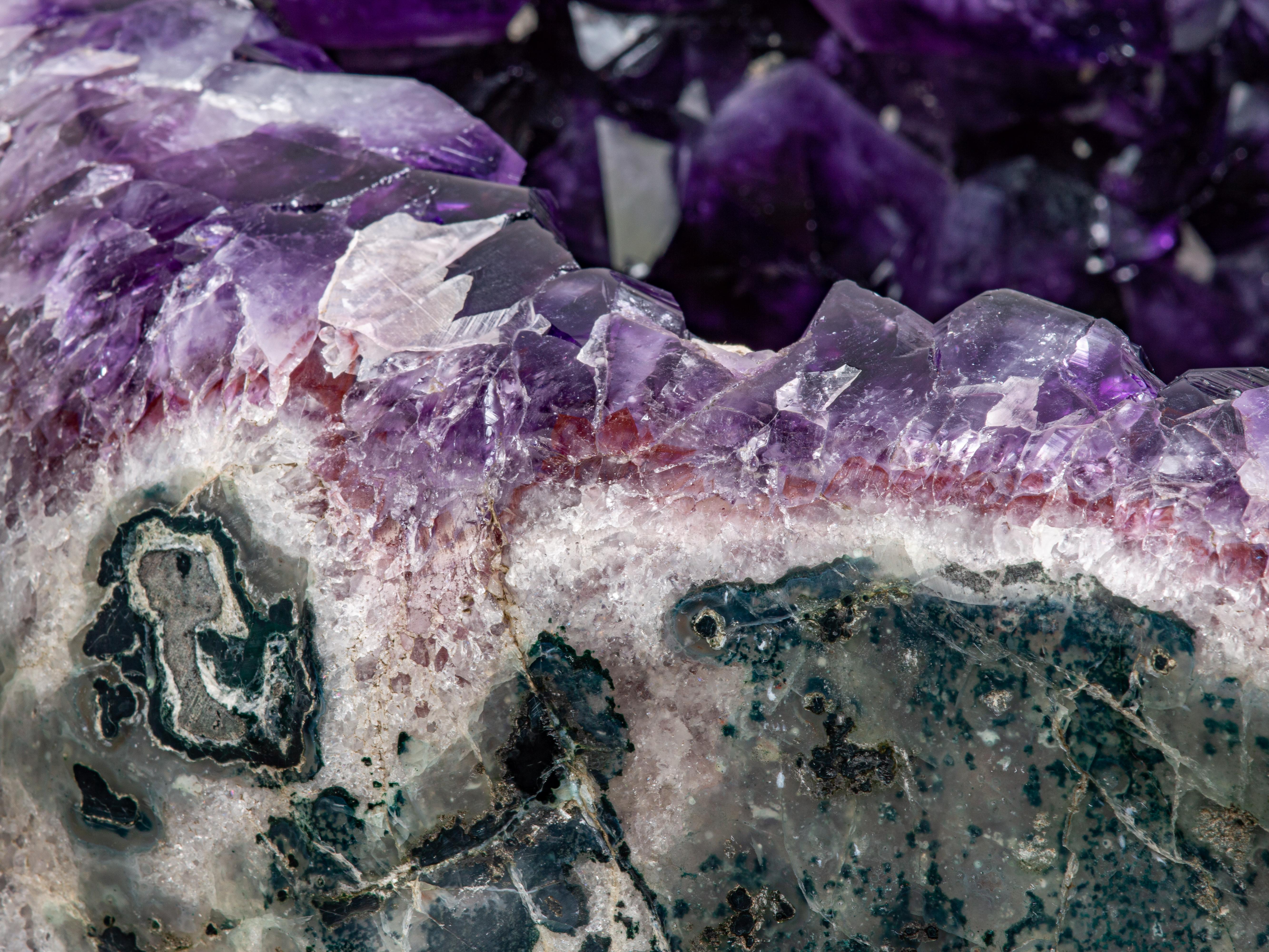 Organic Modern Amethyst Geode table Decoratie Object Sculpture For Sale