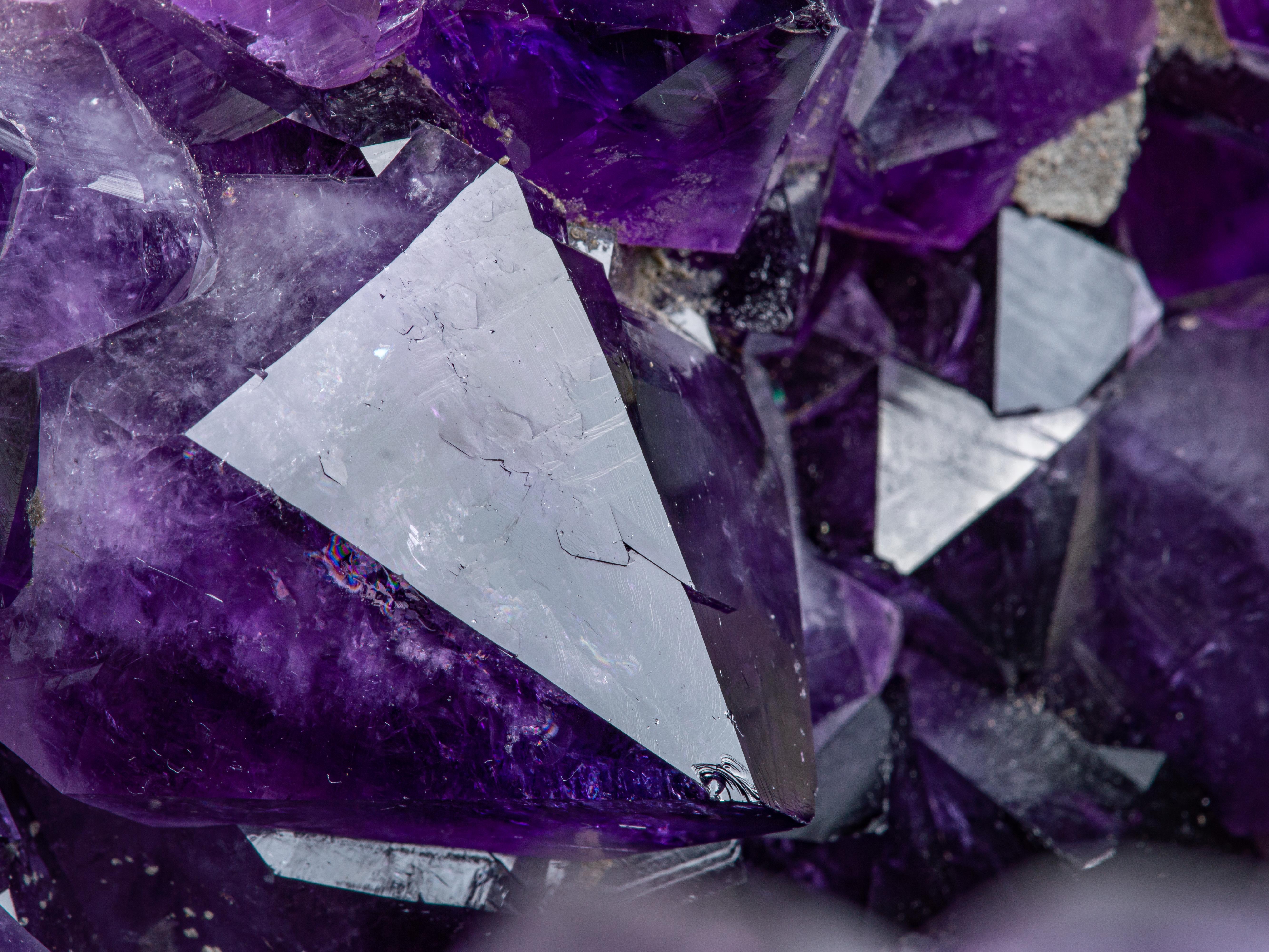 18th Century and Earlier Amethyst Geode table Decoratie Object Sculpture For Sale