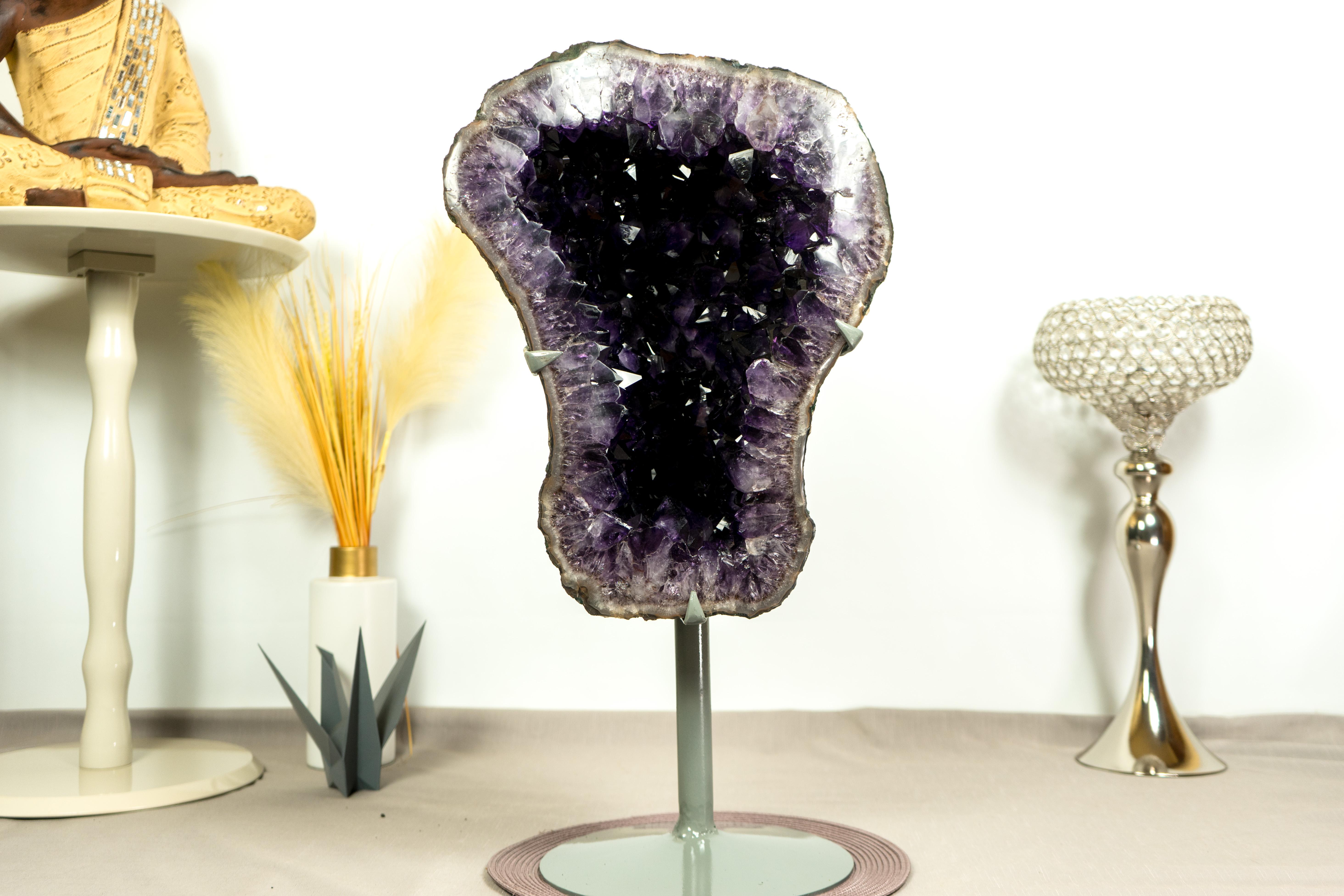 Amethyst Geode with AAA X-Large Dark Purple Amethyst Druzy, a Decor Masterpiece In Excellent Condition For Sale In Ametista Do Sul, BR