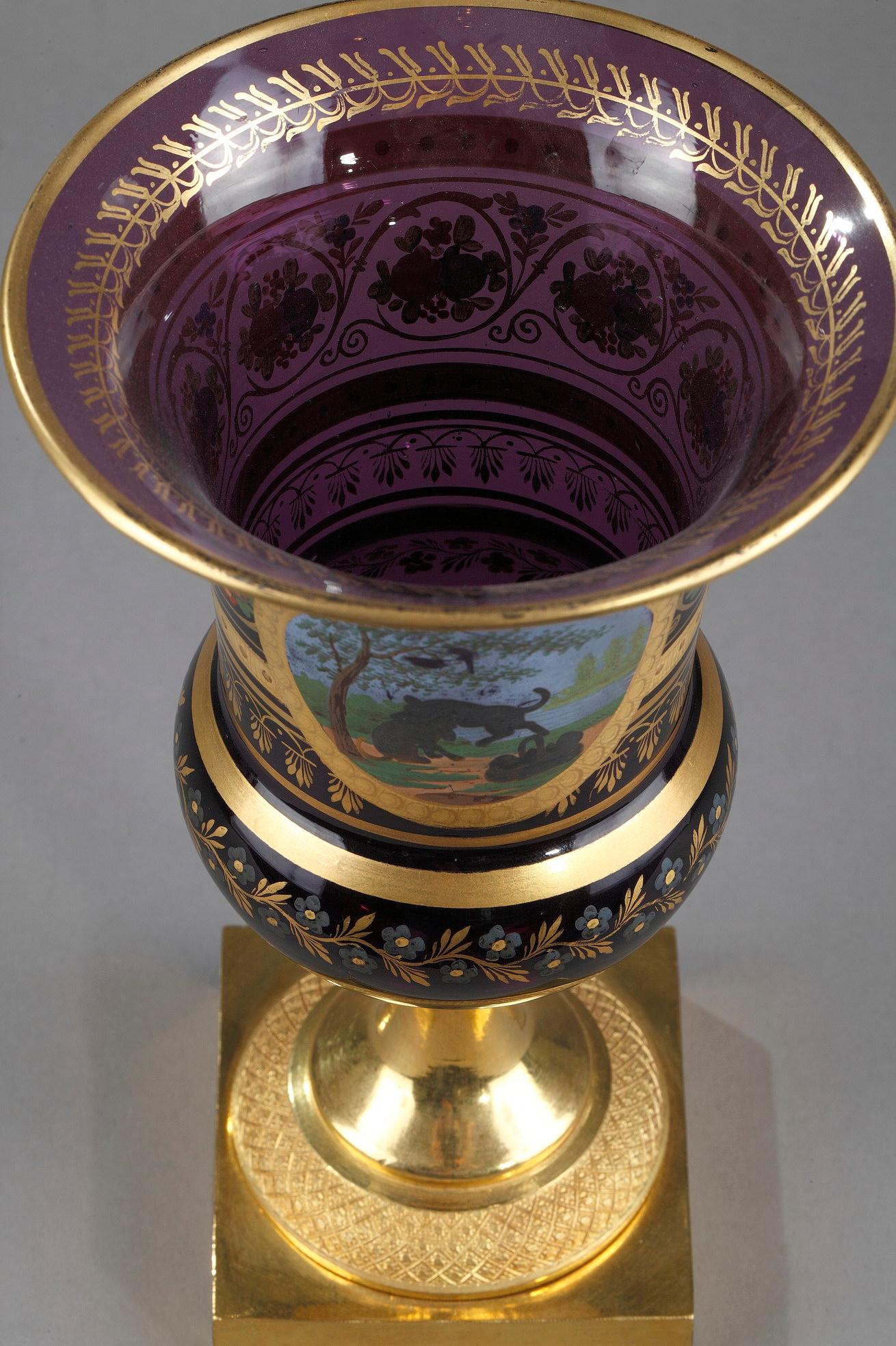 Medicis-Vase aus Amethystglas  The fox and the dof  Fabeln von LA FONTAINE   im Angebot 5