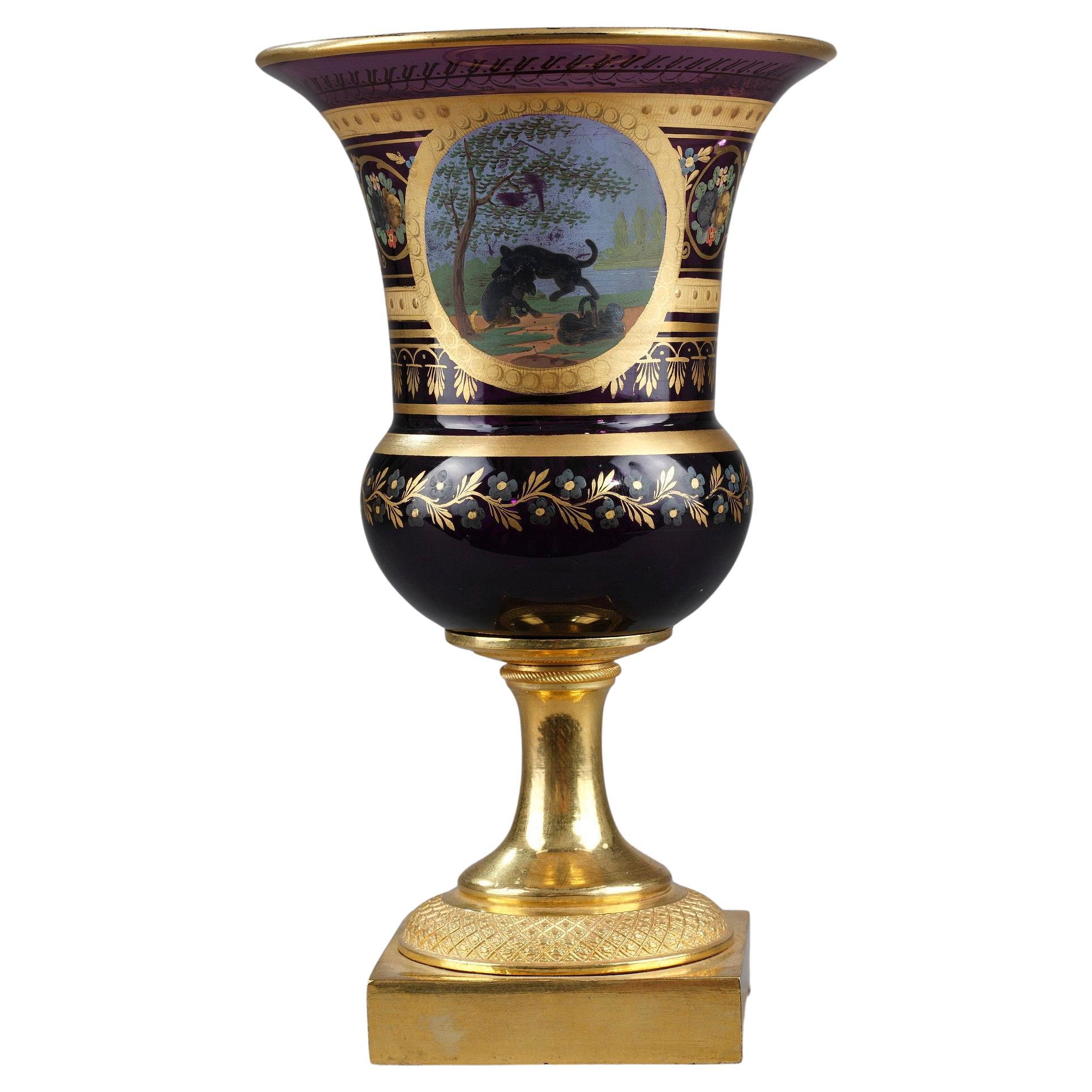 Medicis-Vase aus Amethystglas  The fox and the dof  Fabeln von LA FONTAINE   im Angebot