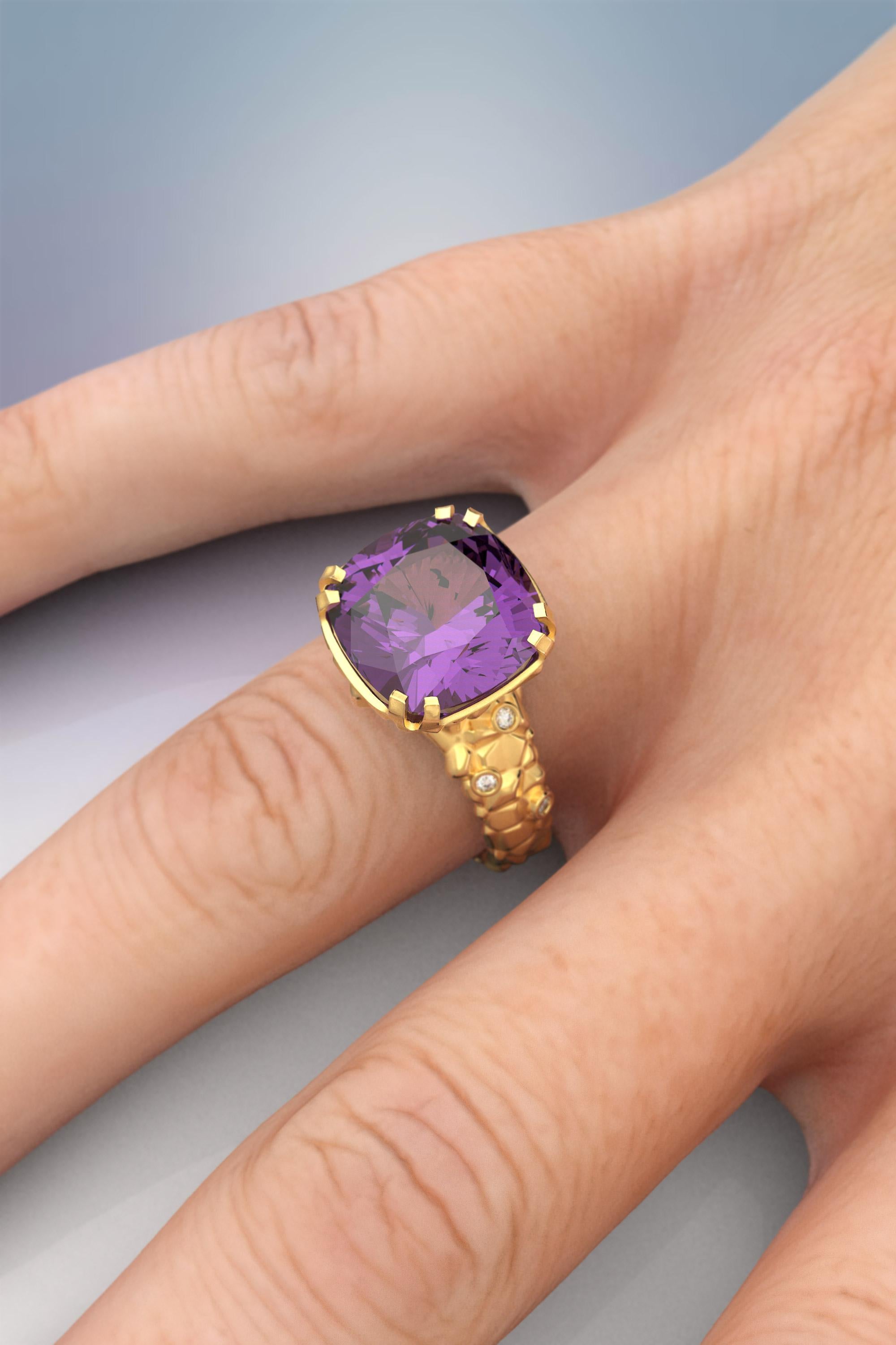 For Sale:  Amethyst Gold Ring with Rock Texture and Small Diamond Accents, 18k Italy 5