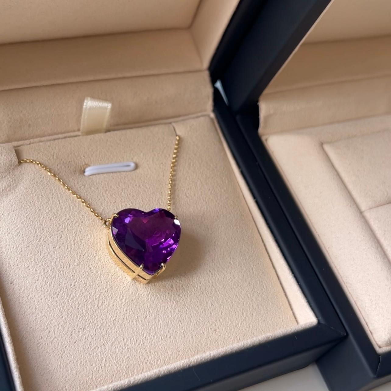 Taille cœur Collier cœur en or jaune 18 carats en vente