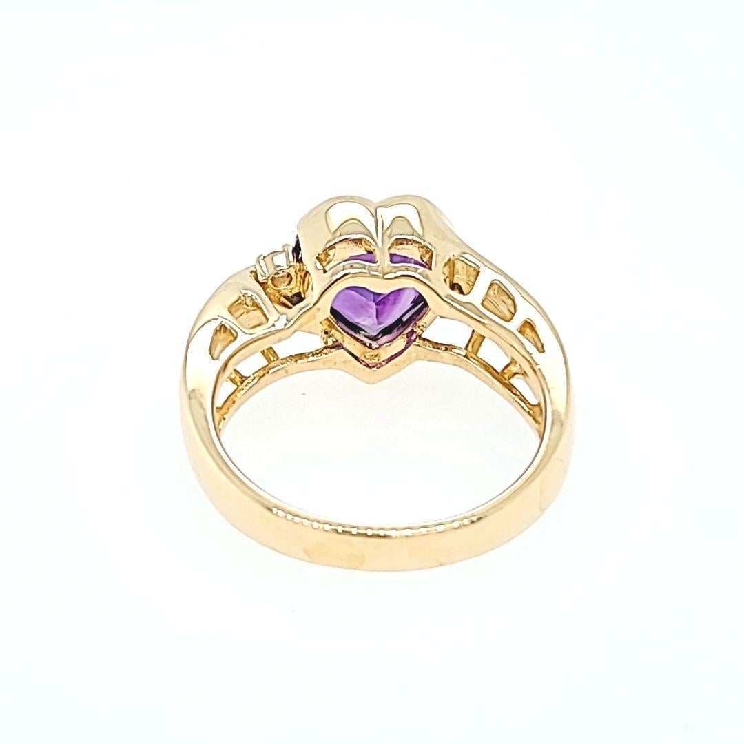 Women's Amethyst Heart Ring in Yellow Gold For Sale