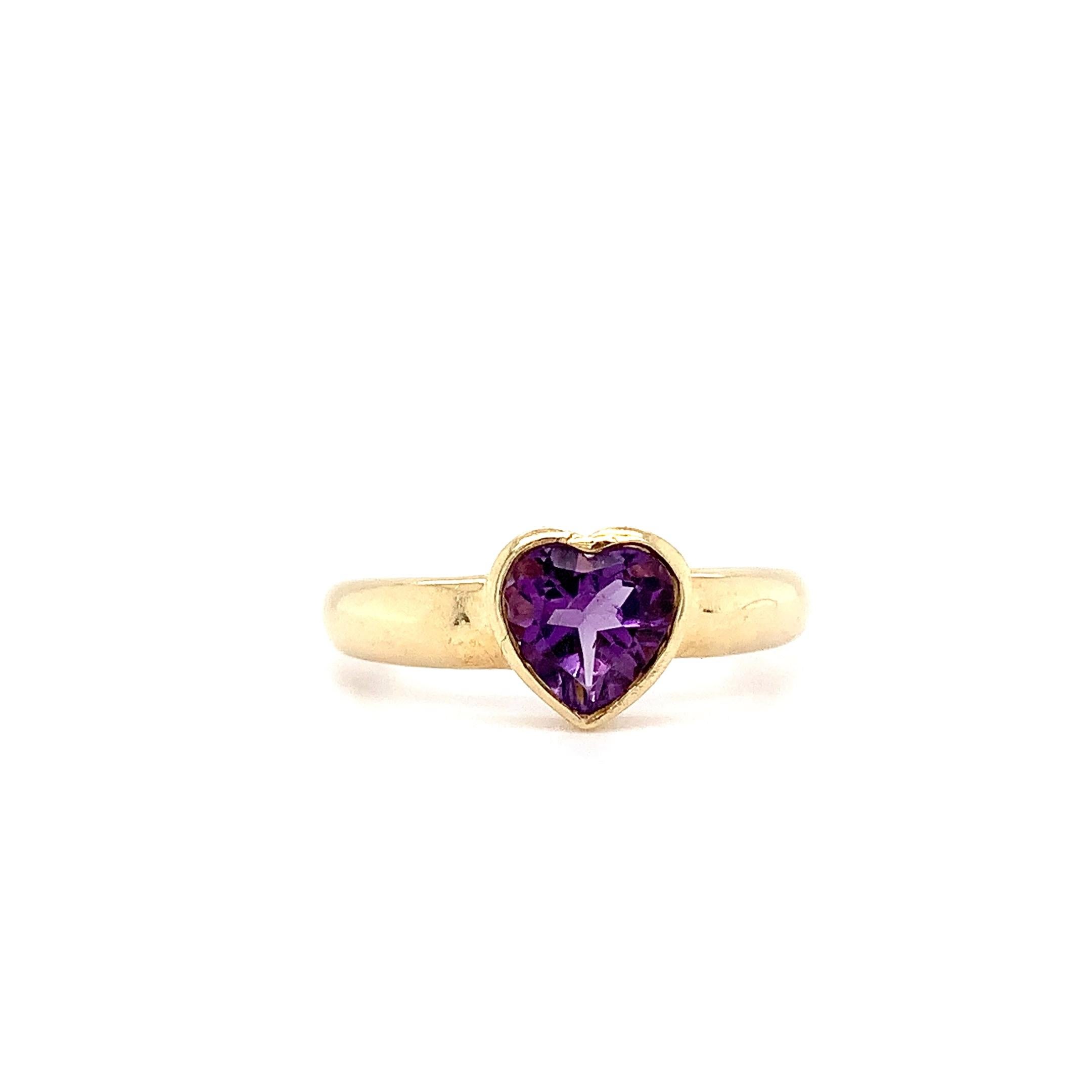 Modern Amethyst Heart Solitaire Engagement Ring Yellow Gold For Sale