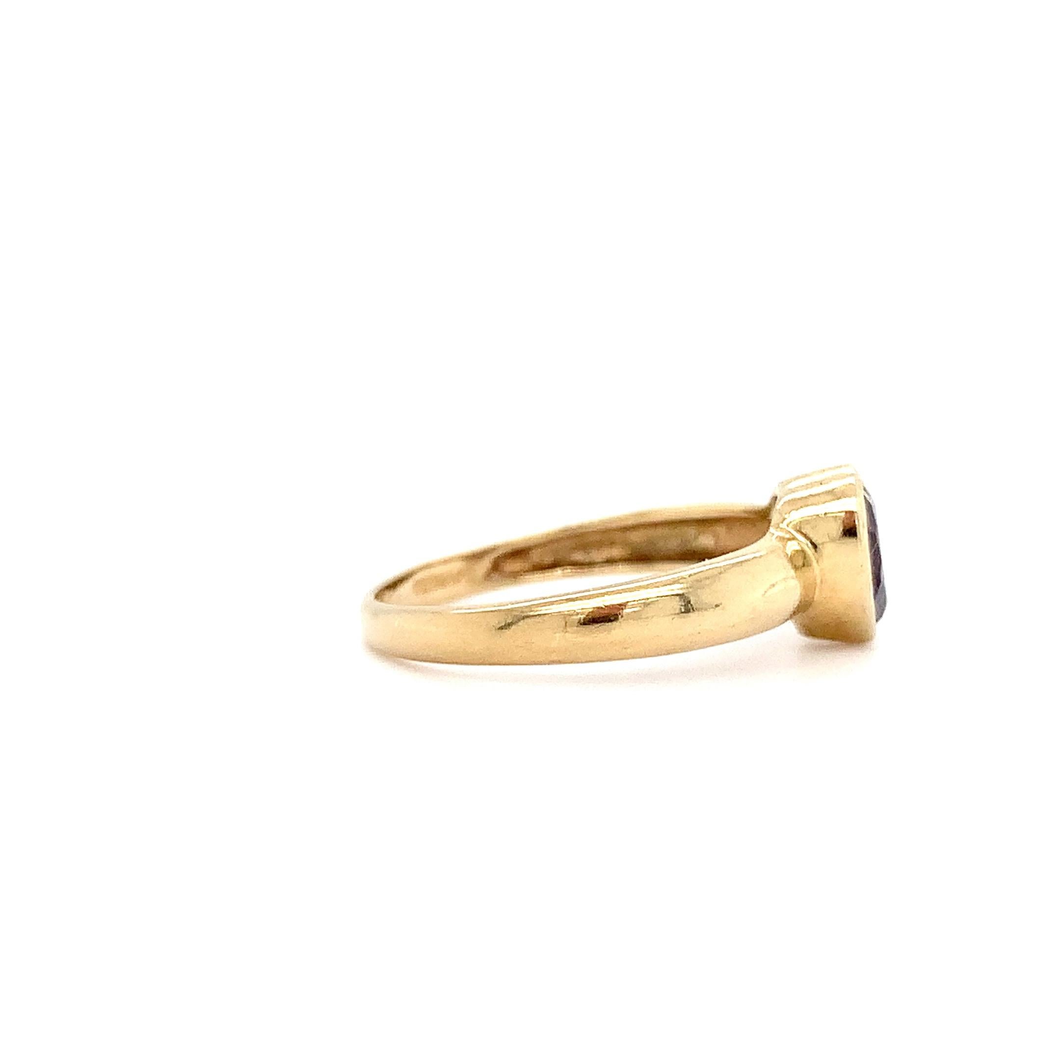 Amethyst Heart Solitaire Engagement Ring Yellow Gold In New Condition For Sale In London, GB