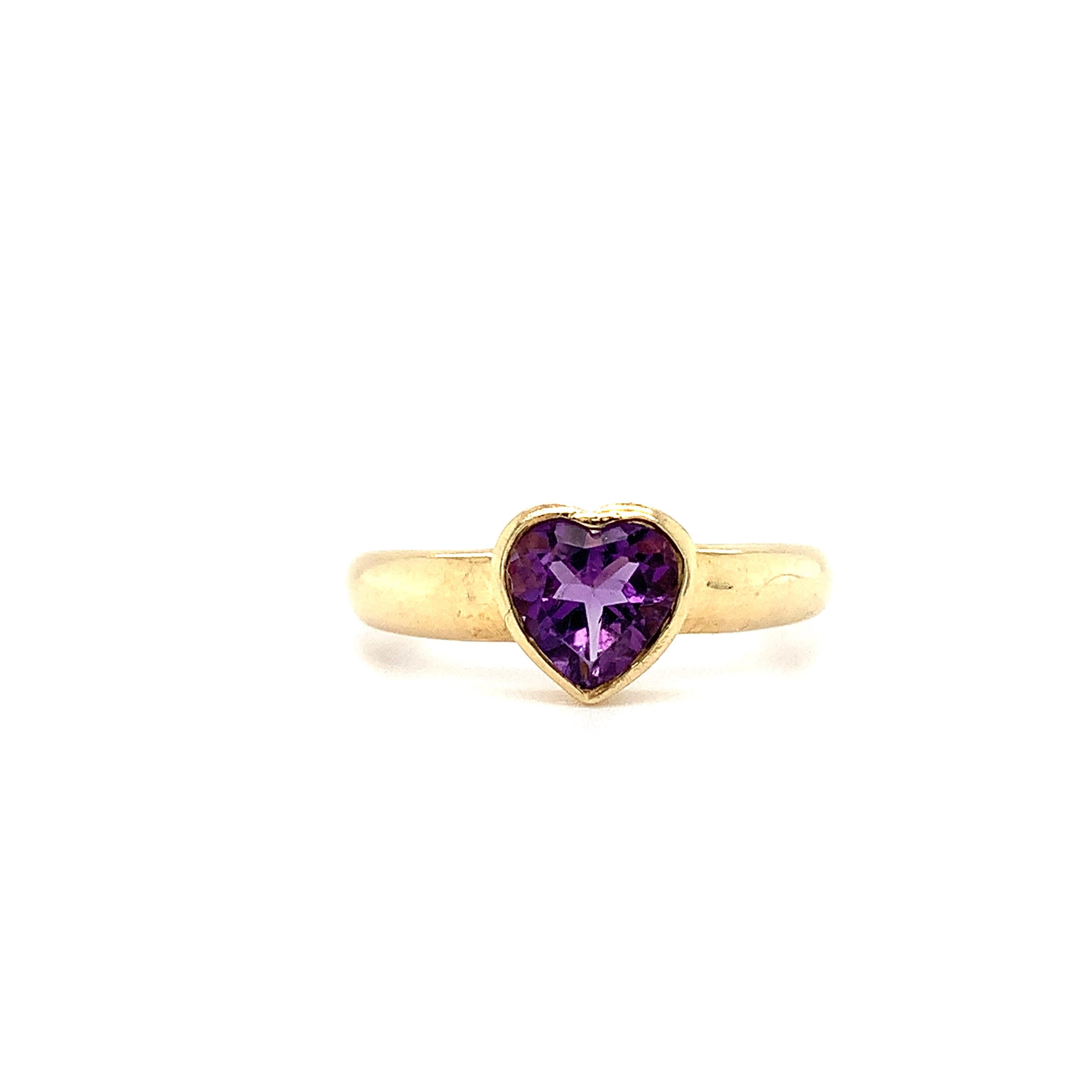 Women's Amethyst Heart Solitaire Engagement Ring Yellow Gold For Sale