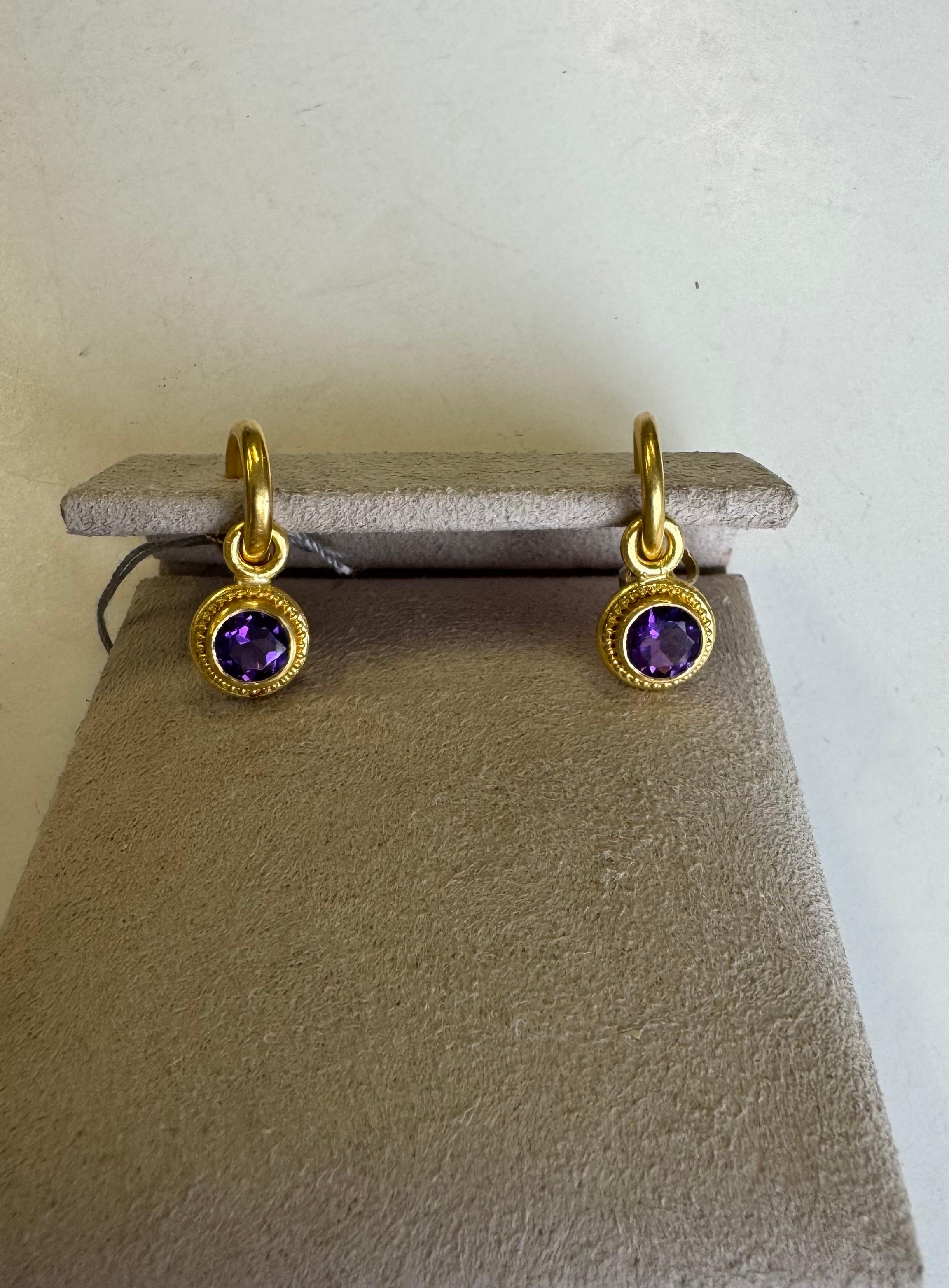 Contemporaneo Orecchini a cerchio e a goccia di ametista in oro 22 carati in vendita