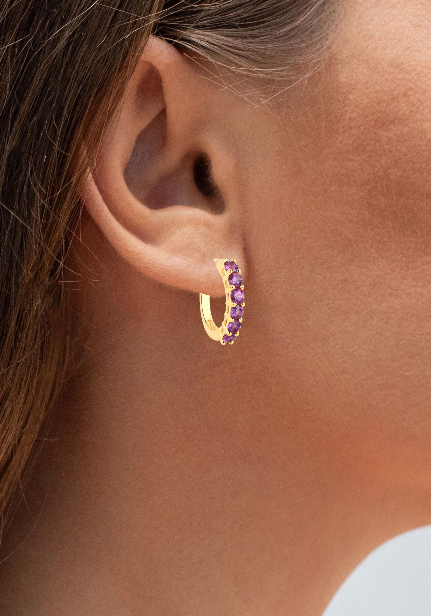 Taille ronde Boucles d'oreilles Huggies en améthyste 1,18 carats Argent plaqué or jaune 18K en vente