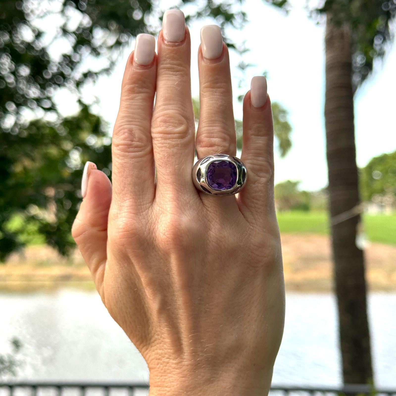 Amethyst Iolith 18 Karat Weißgold Moderner Mode-Ring im Zustand „Hervorragend“ in Boca Raton, FL