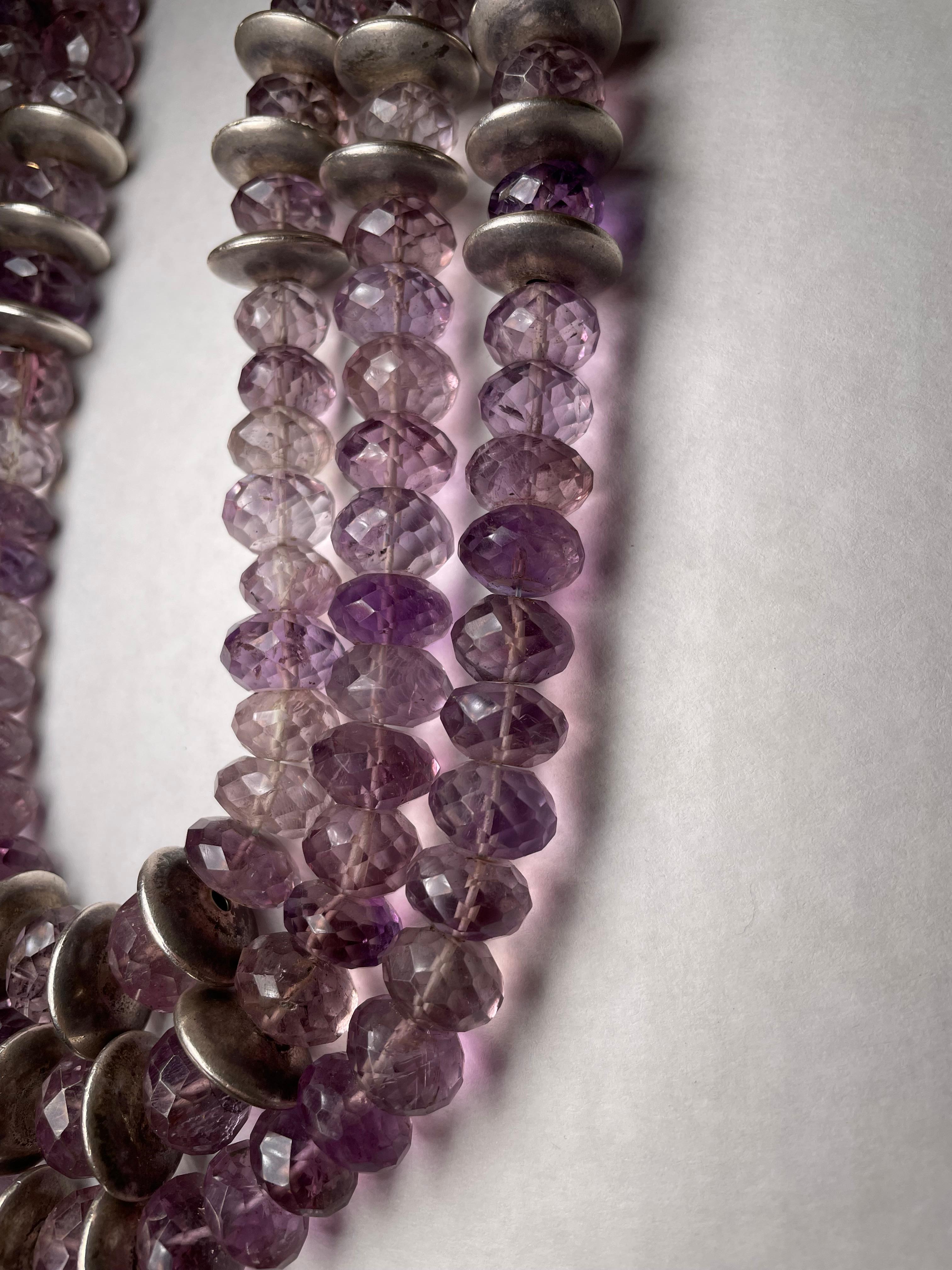Collana a più fili in ametista, lapislazzuli e argento in vendita 6