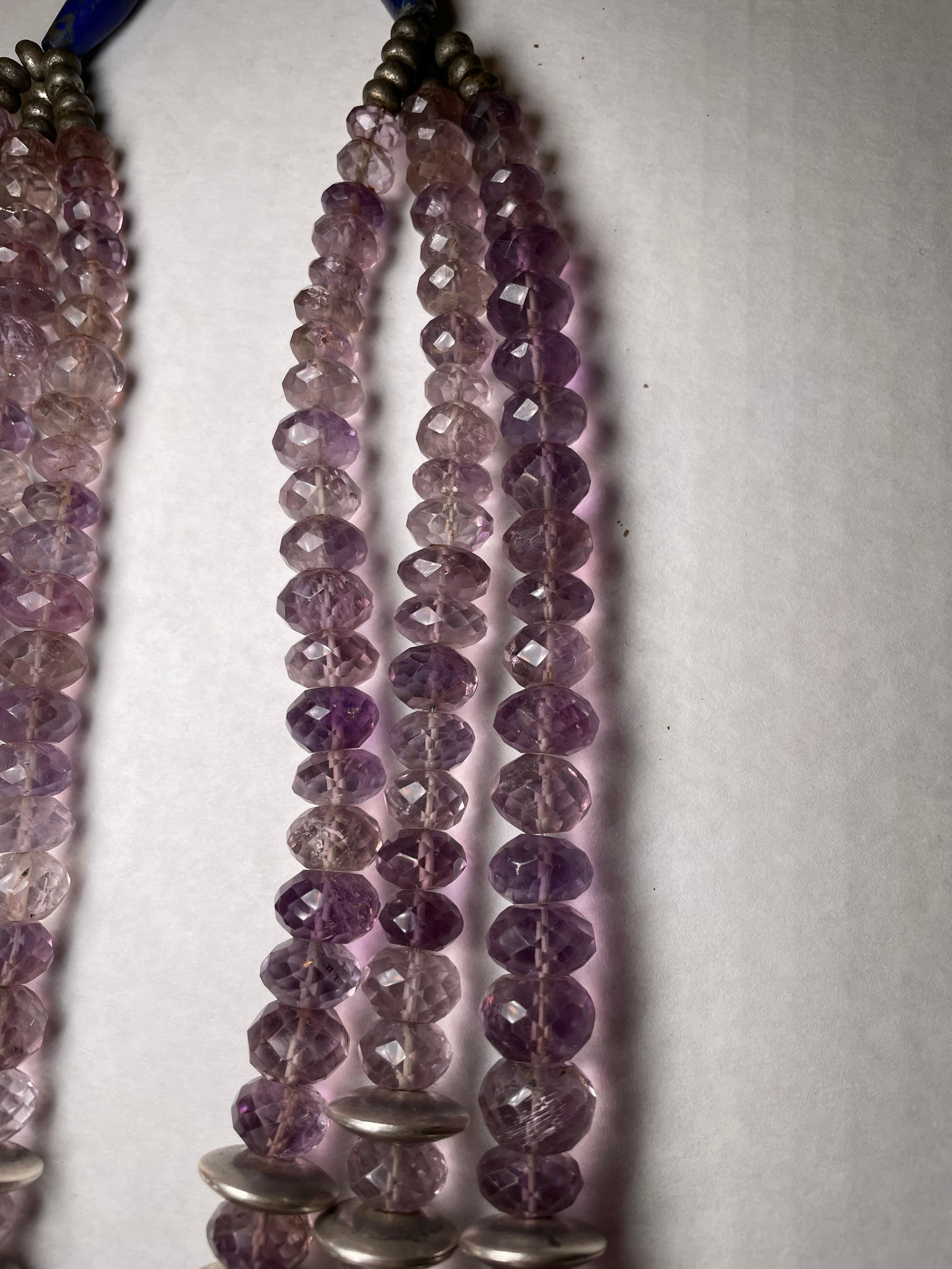 Collana a più fili in ametista, lapislazzuli e argento in vendita 7