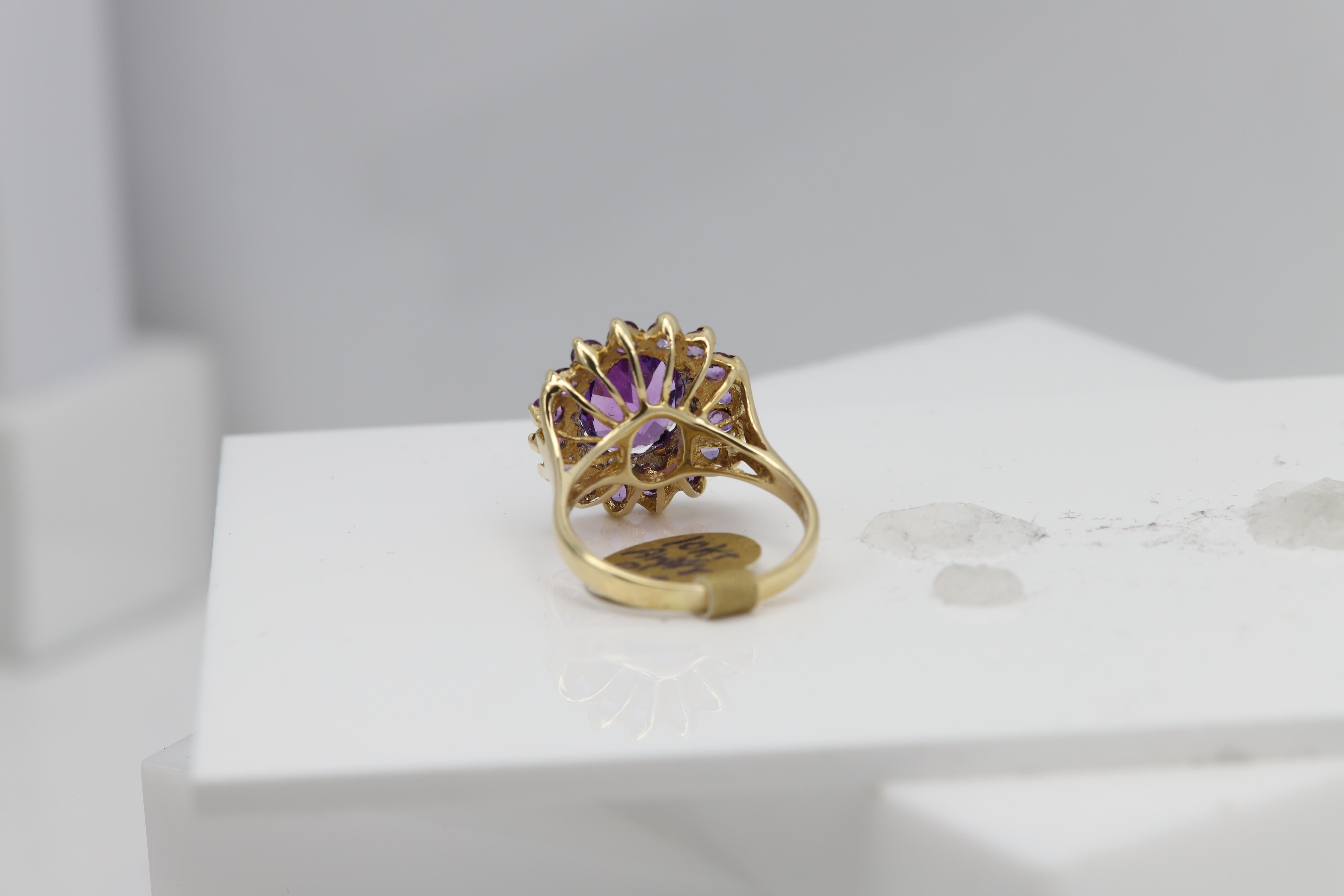 Vintage Amethyst Cocktail Ring 10 Karat Yellow Gold  Large Purple Gemstone For Sale 8