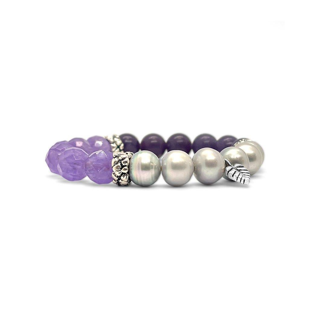 Stretch-Armband aus Jade und Perlen mit Amethyst, Lavendel und Sterlingsilber (Kunsthandwerker*in) im Angebot
