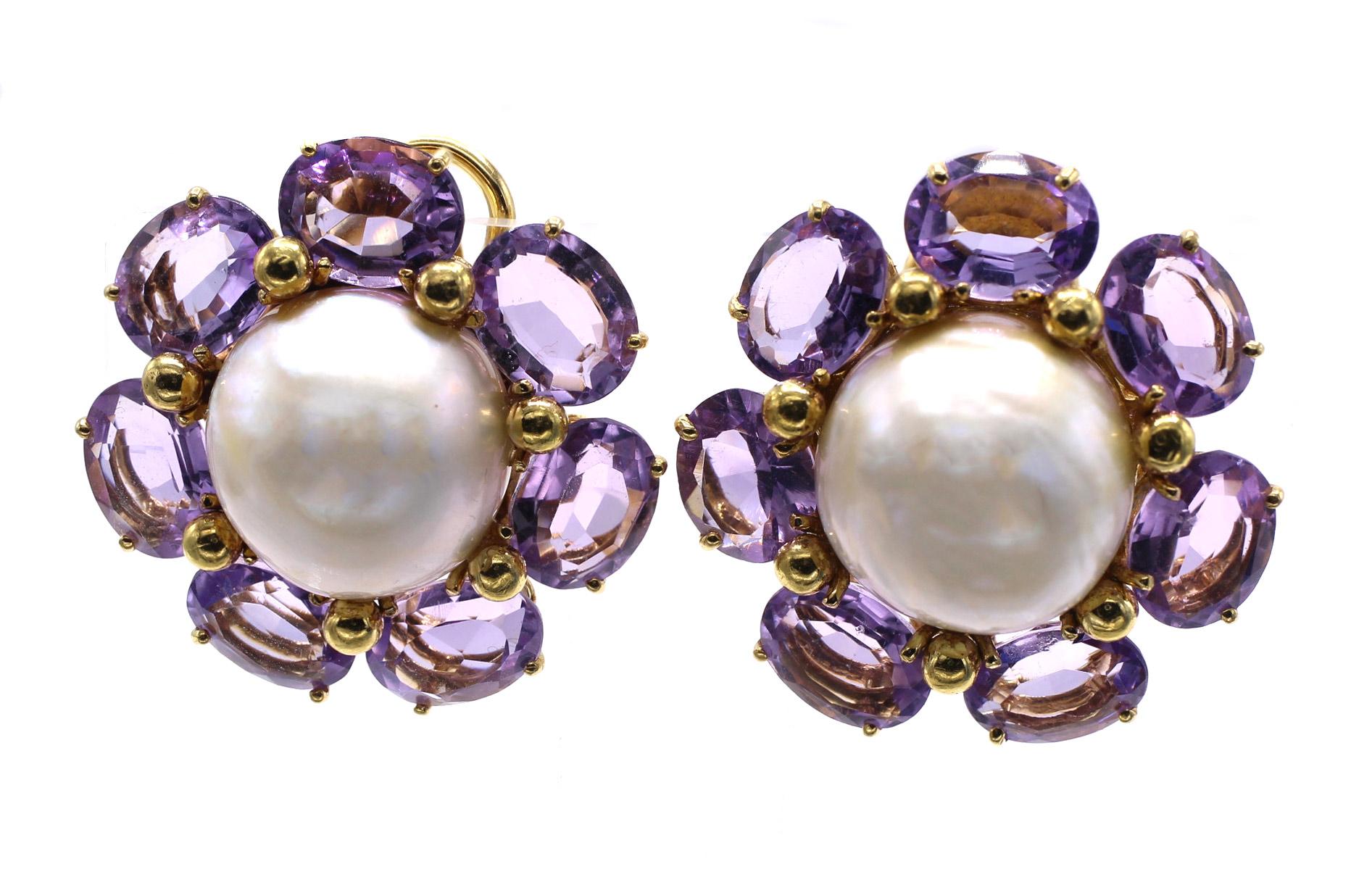 Amethyst Mabe Pearl 18 Karat Yellow Gold Ear Clips In Good Condition For Sale In New York, NY