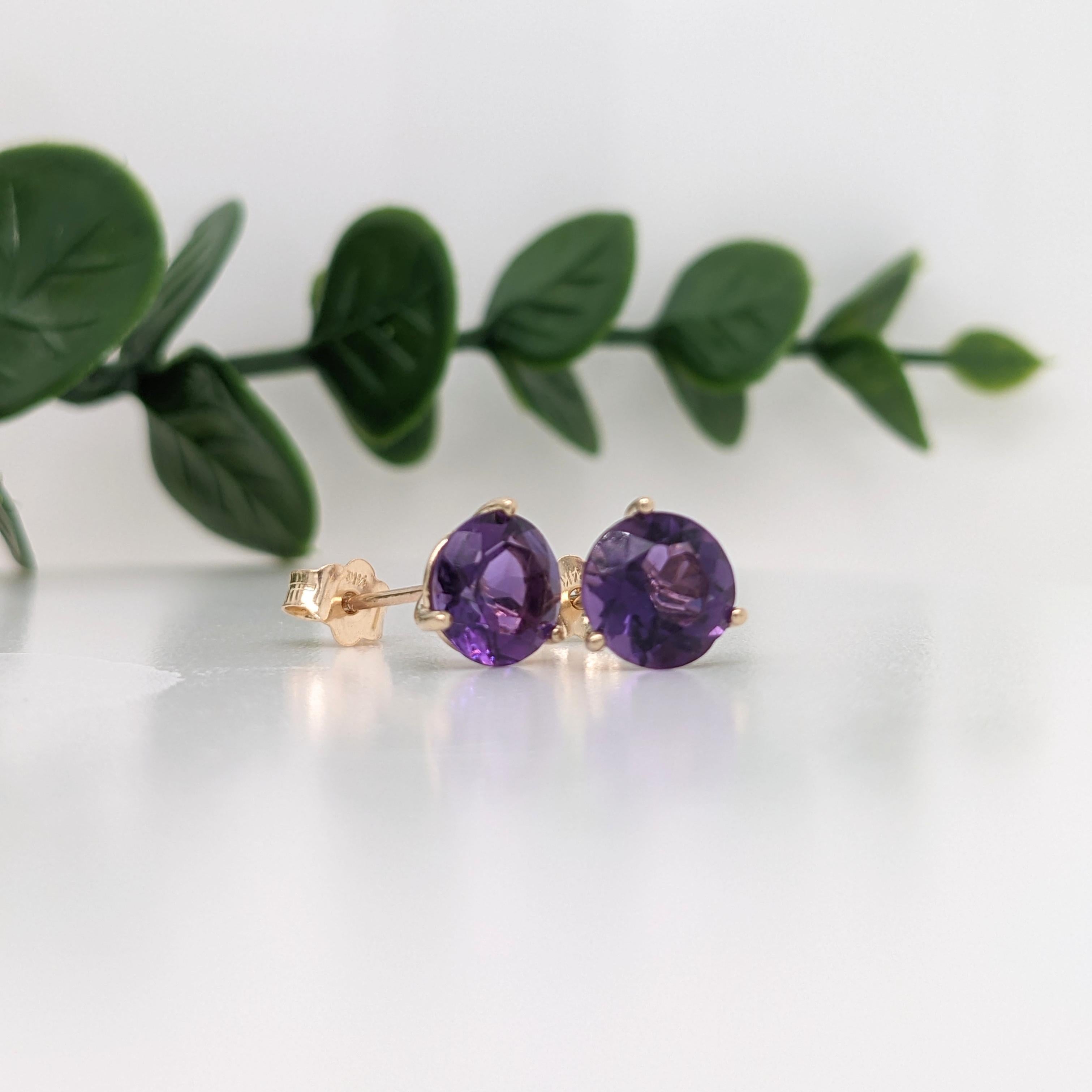 Moderno Orecchini solitari in oro massiccio 14K con ametista Martini, tondi 7 mm in vendita
