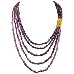 Amethyst-Halskette mit mehrreihigen Perlen und Verschluss aus 18 Karat Gelbgold