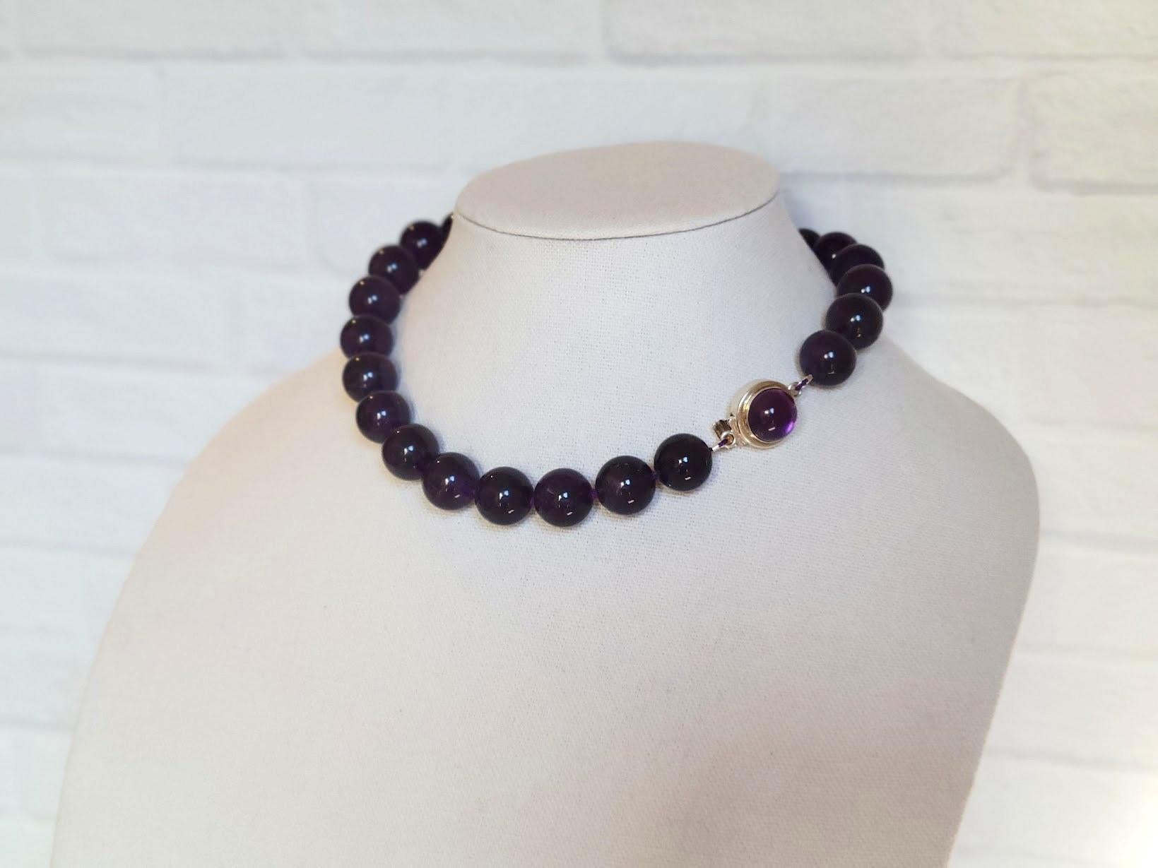 Collana con ametista e chiusura in ametista in vendita 2