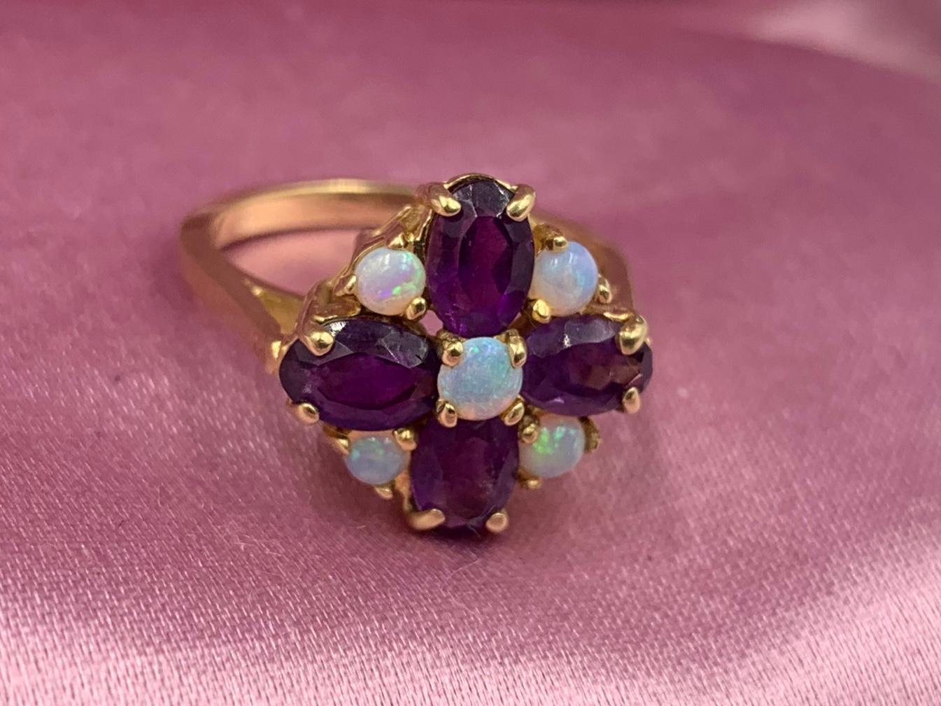 Amethyst Opal Ring 14 Karat Gold Retro Modern In Good Condition For Sale In New York, NY