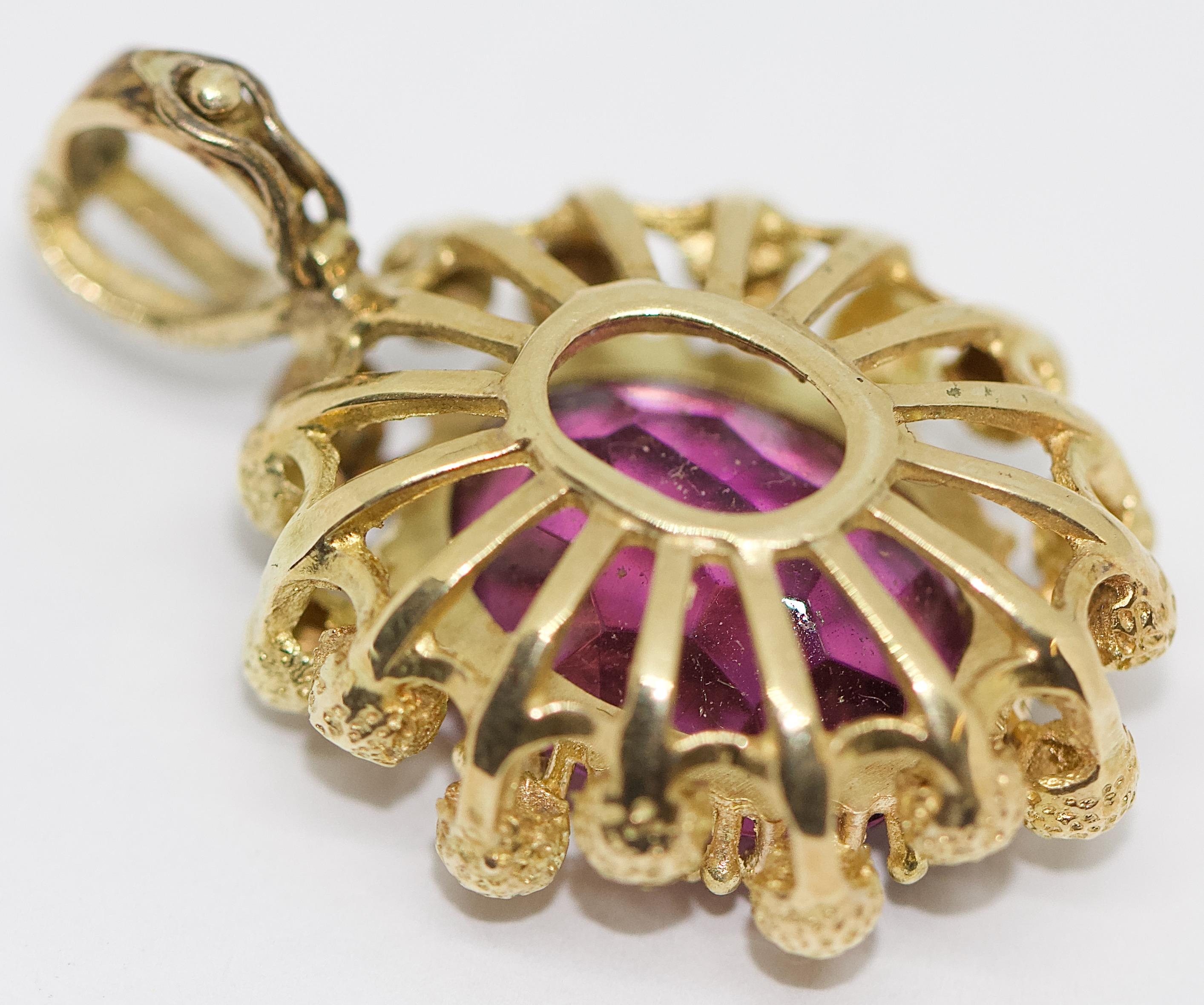 Amethyst Pendant, Enhancer, 14 Karat Gold In Good Condition For Sale In Berlin, DE