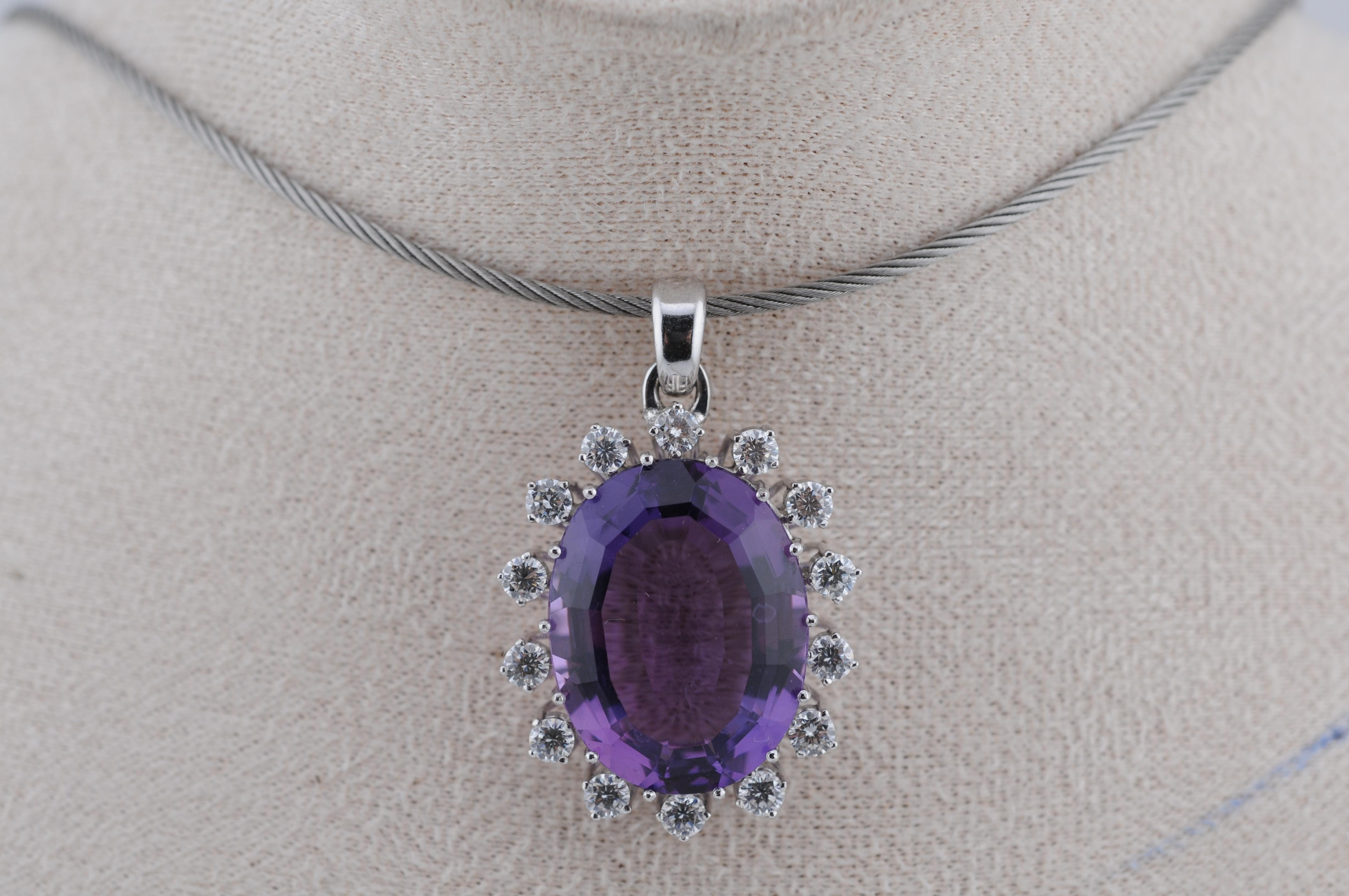 Estetismo Ciondolo con ametista in oro bianco 18 carati e circa 1,4 carati di diamanti in vendita