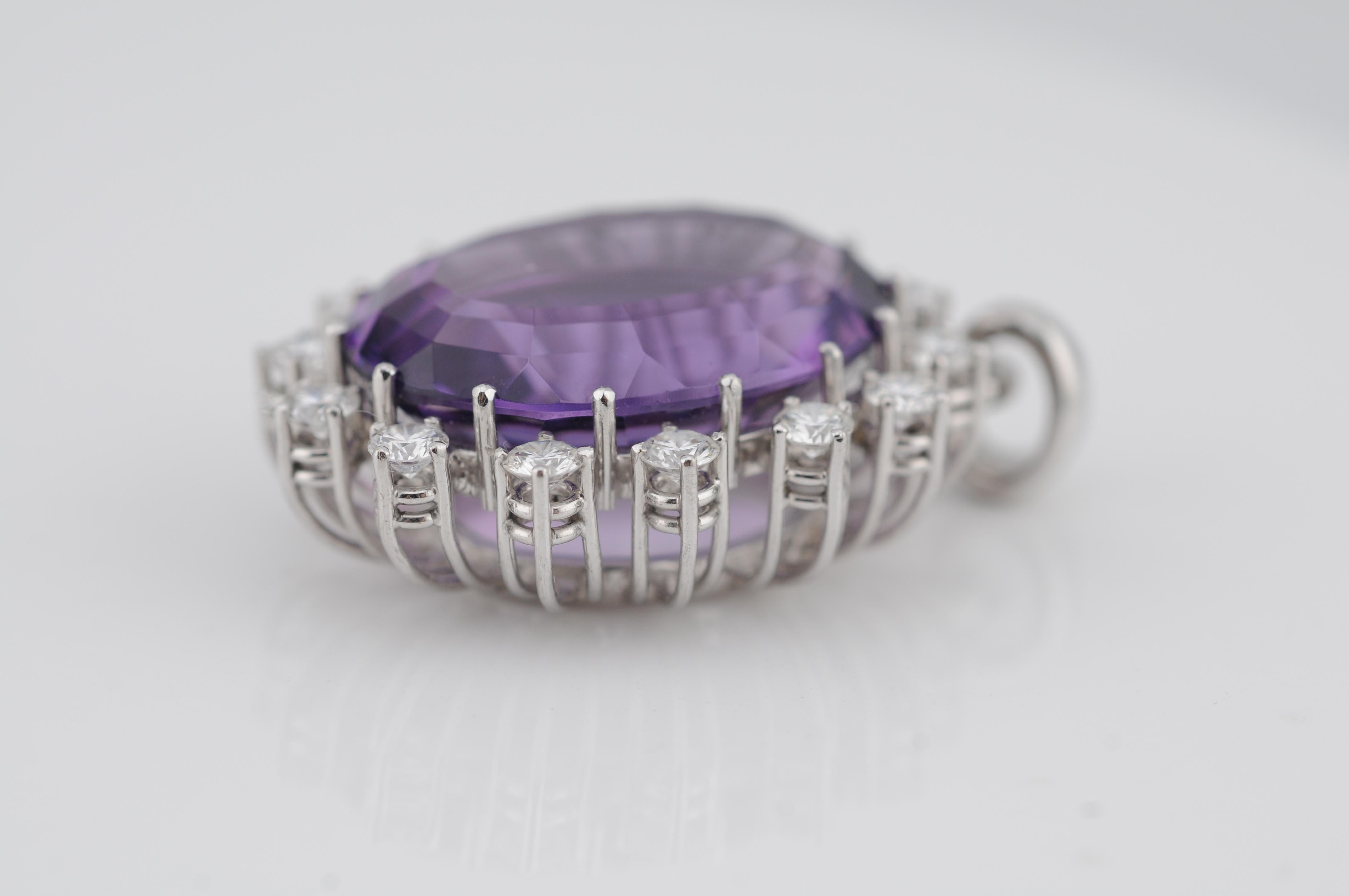 Ciondolo con ametista in oro bianco 18 carati e circa 1,4 carati di diamanti In condizioni buone in vendita a Berlin, BE