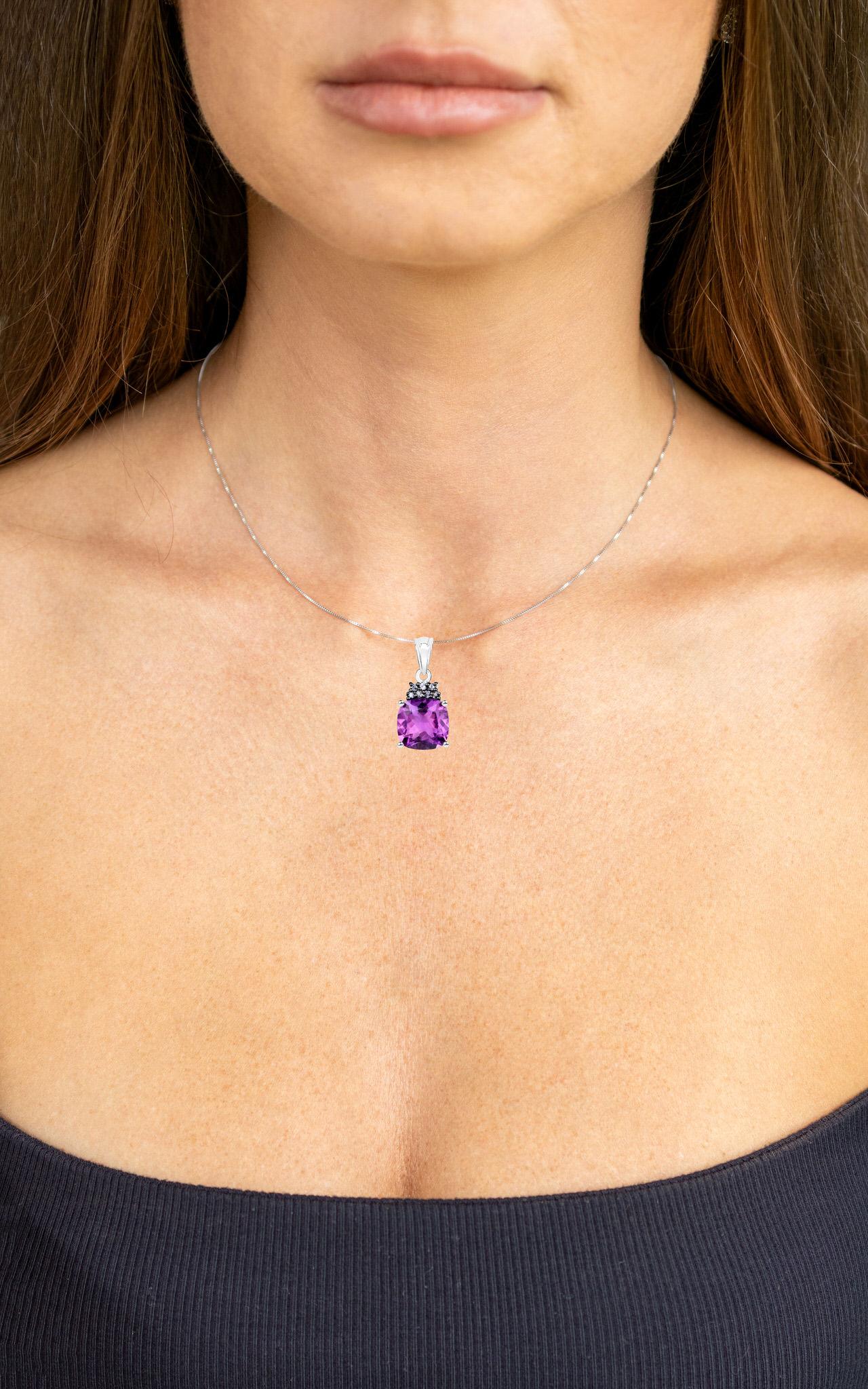 Contemporary Amethyst Pendant Necklace With Tanzanites  6.1 Carats For Sale