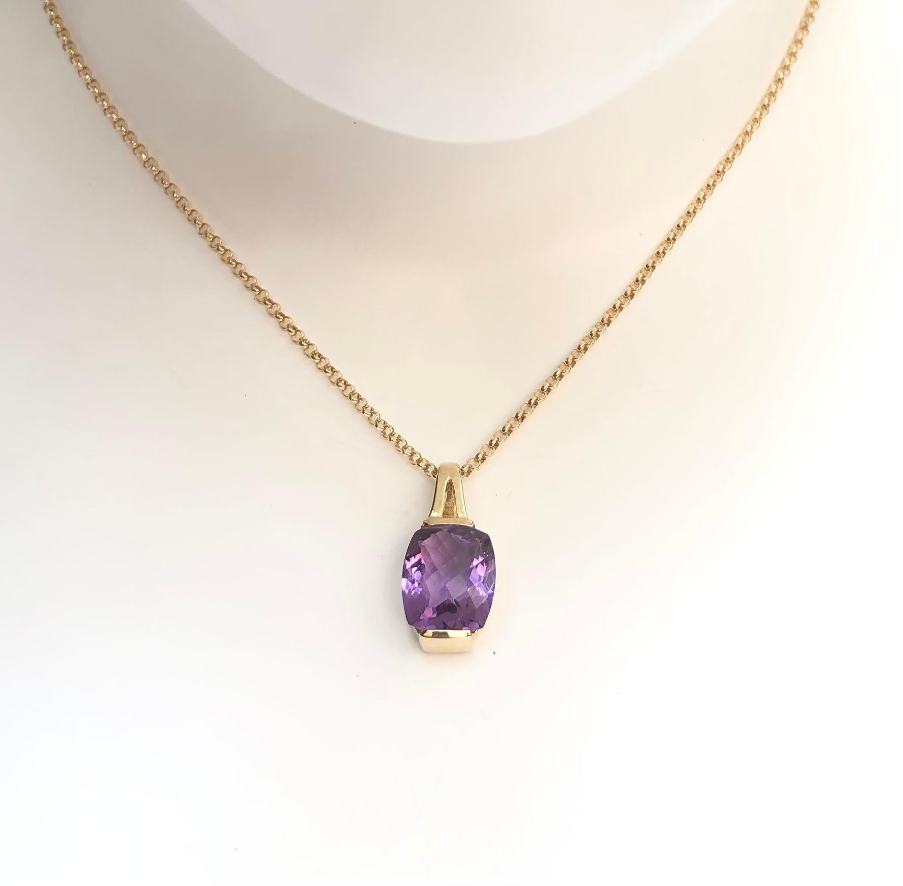 Amethyst 4.63 carats Pendant set in 18 Karat Gold Settings
(chain not included)

Width:  1.0 cm 
Length: 2.1 cm
Total Weight: 3.47 grams

