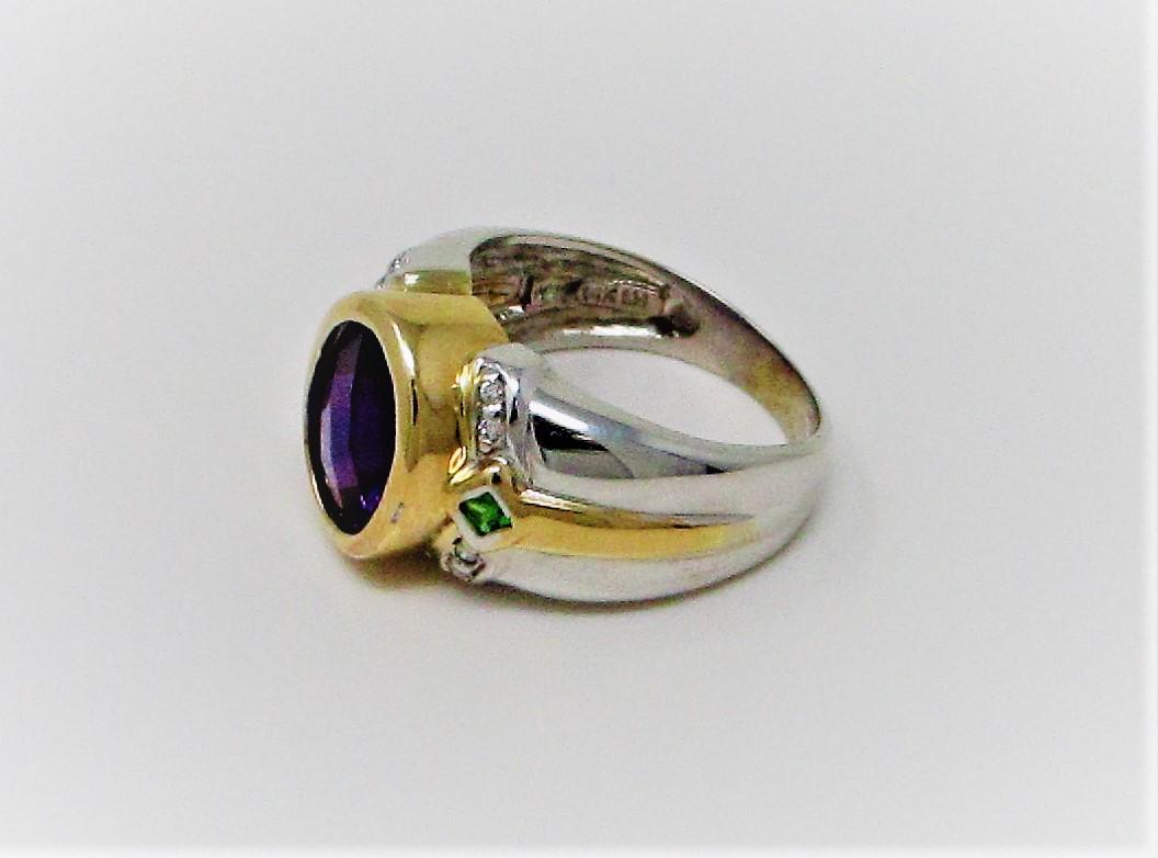 Amethyst, Peridot and Diamond Ring in Two-Tone Gold In Good Condition For Sale In Dallas, TX