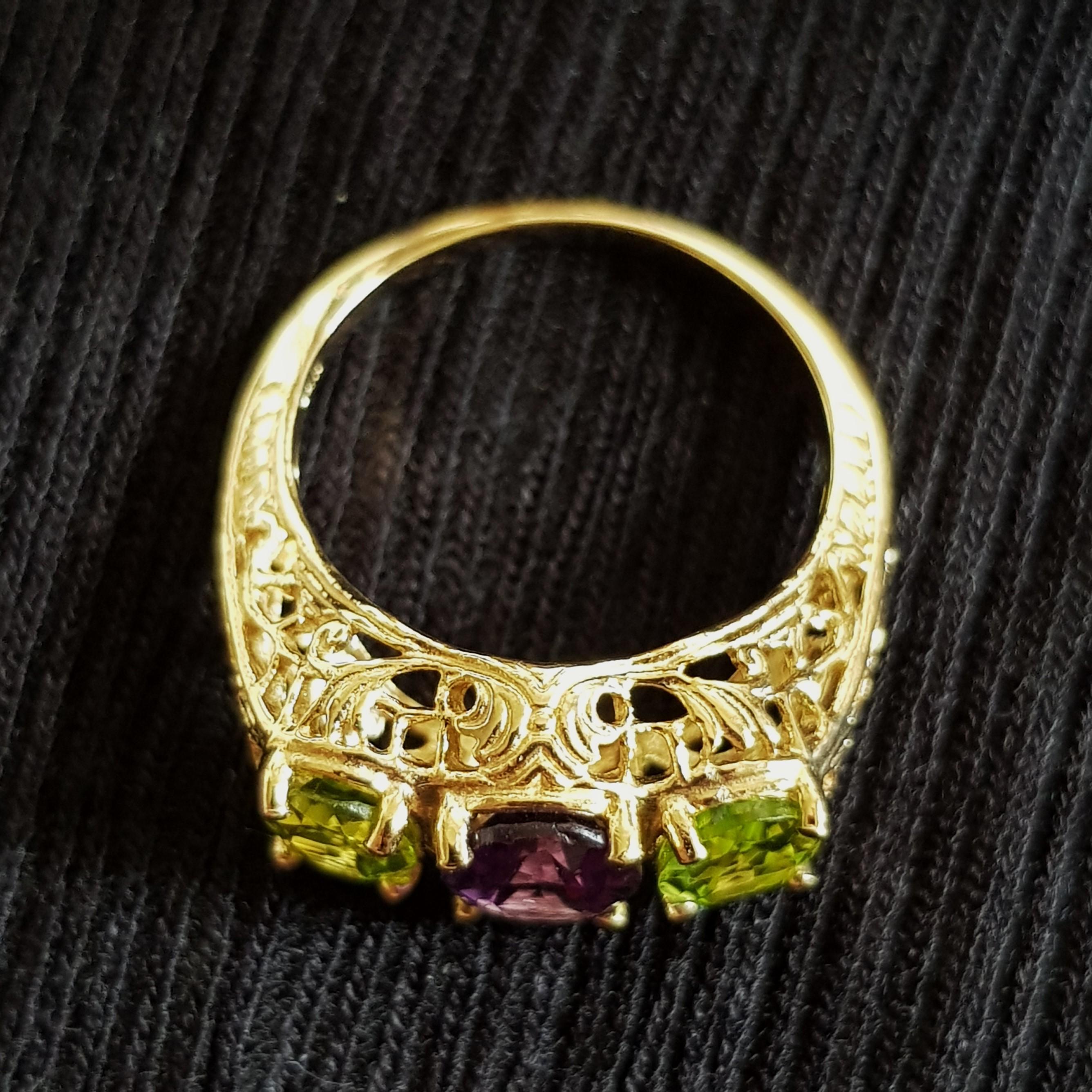 Women's Amethyst Peridot Filigree Three Stone Ring in Solid 14K Yellow Gold For Sale
