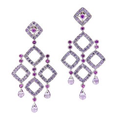 Chandelier-Ohrringe aus 18 Karat Weißgold mit Amethyst, rosa und violettem Saphir